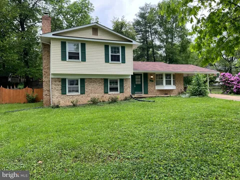 322 Lewis Street NW, Vienna, VA MLS: VAFX2237184