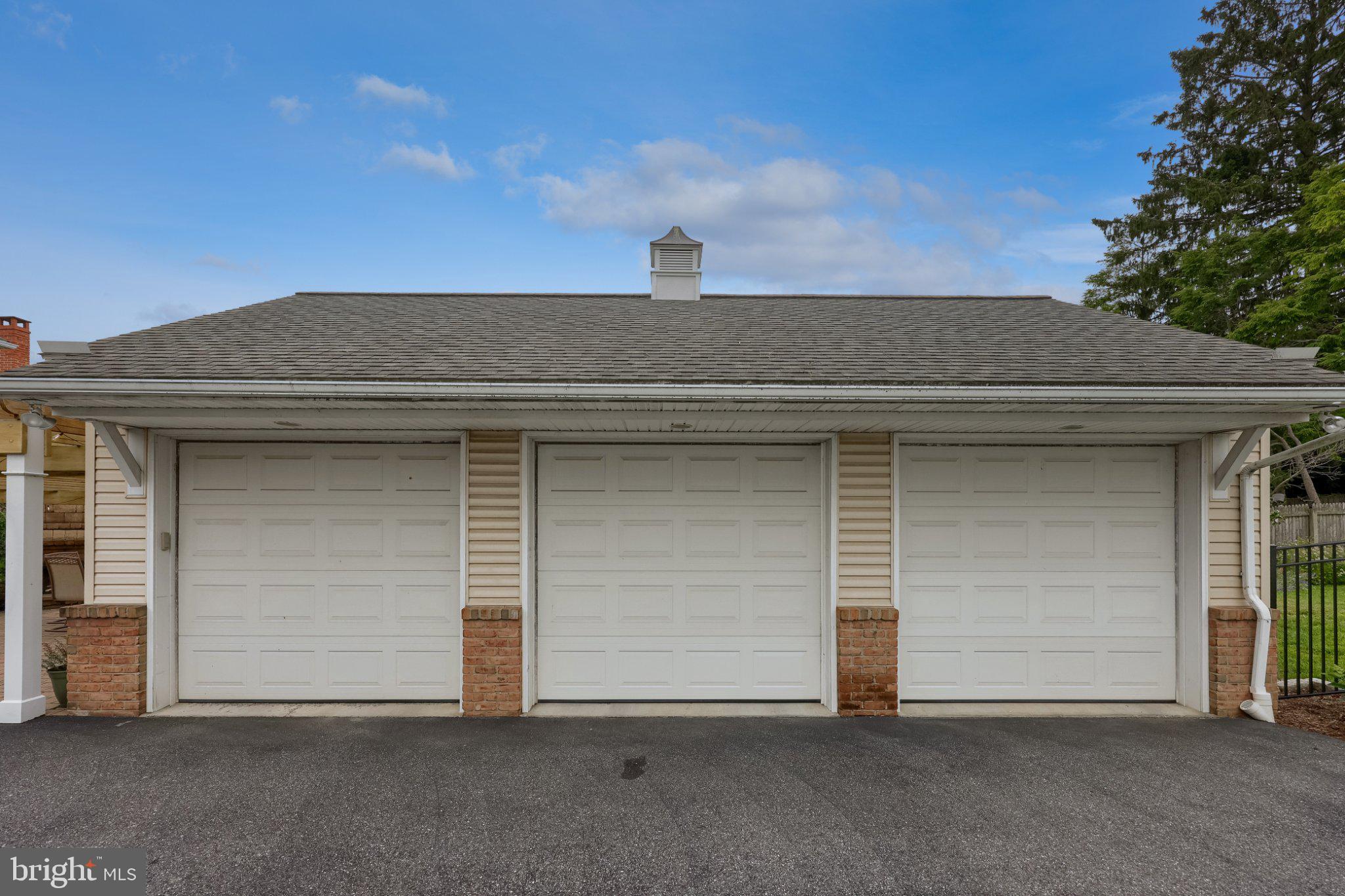 585 W MAIN STREET