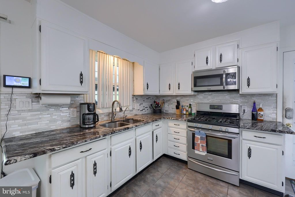 Photo of 206 Eckman Road, LANCASTER, PA 17603 (MLS # PALA2068998)