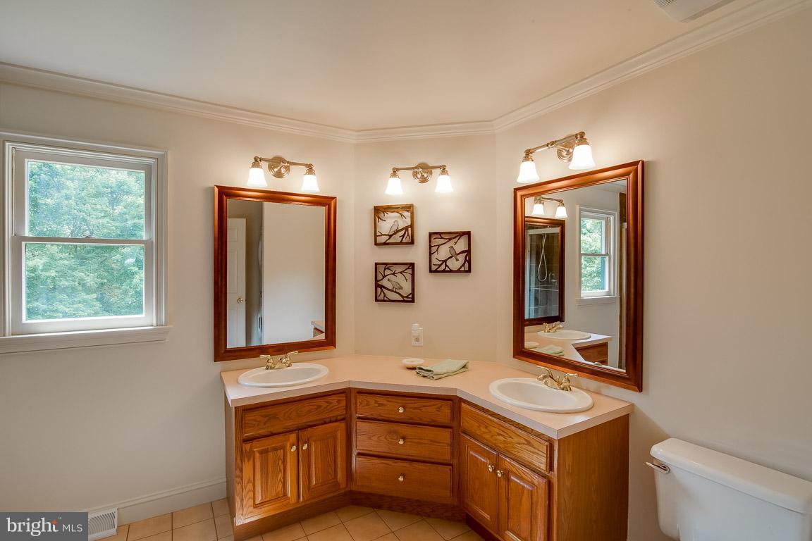 WARRENTON VILLAGE - Residential