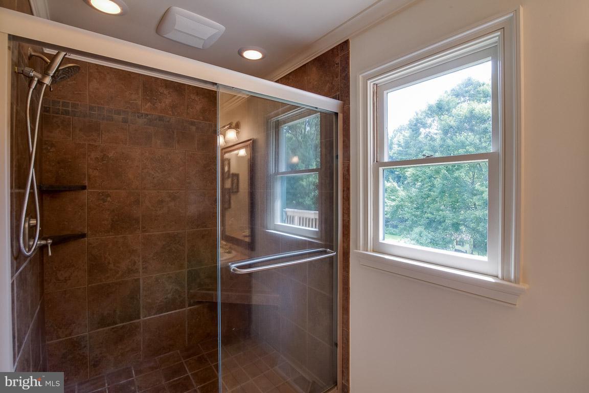 WARRENTON VILLAGE - Residential