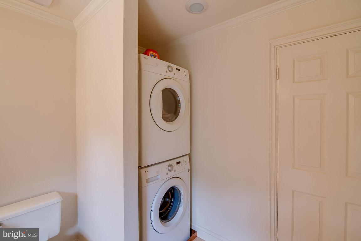 WARRENTON VILLAGE - Residential