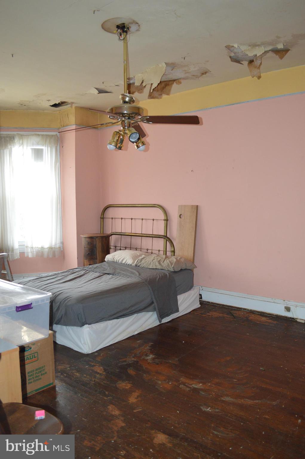 EVERGREEN LAWN - Residential