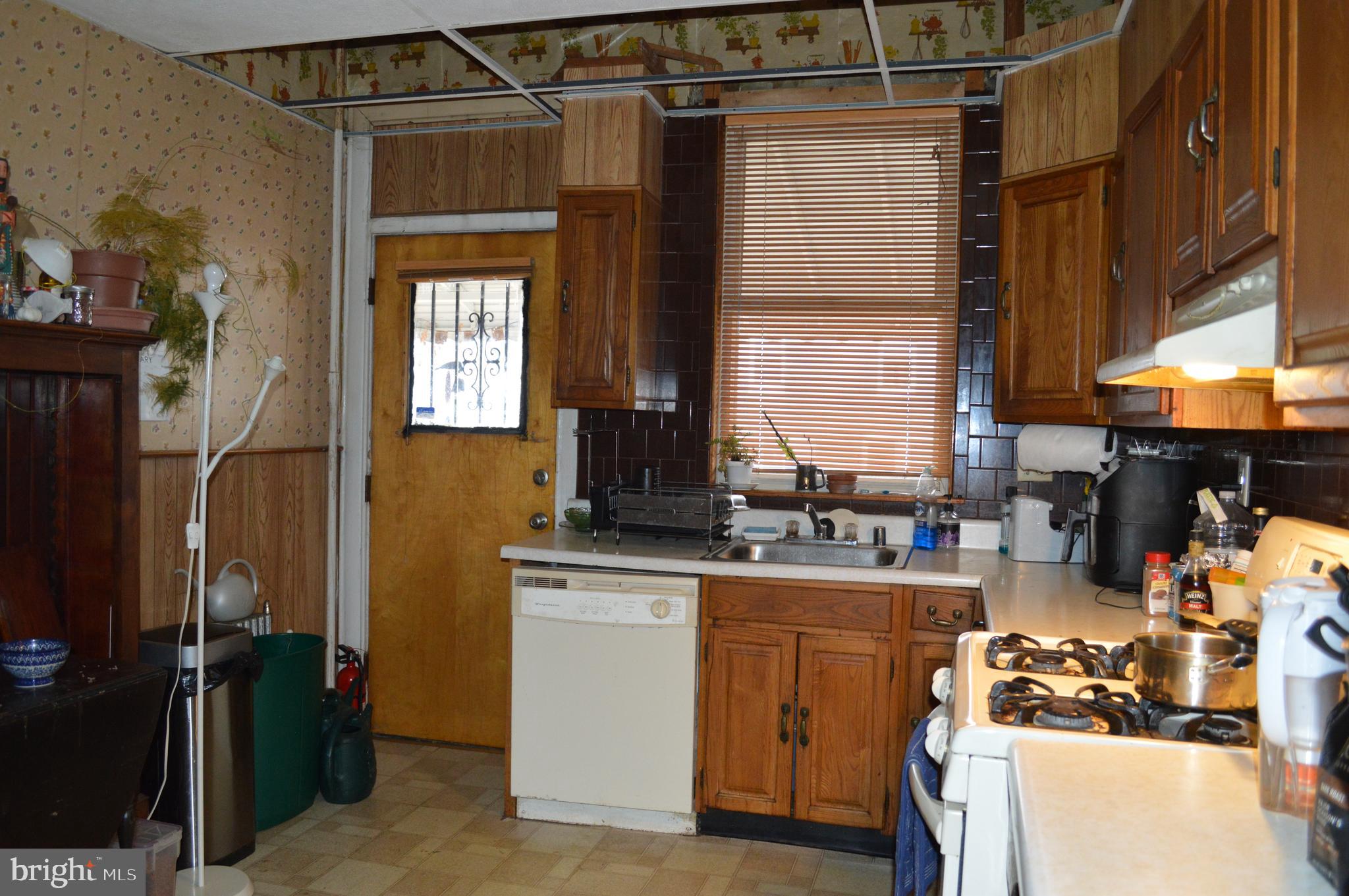 EVERGREEN LAWN - Residential