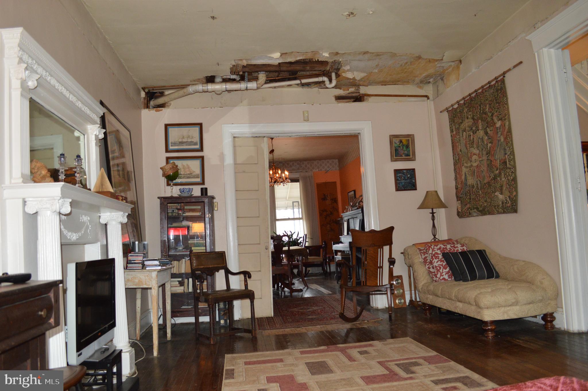 EVERGREEN LAWN - Residential