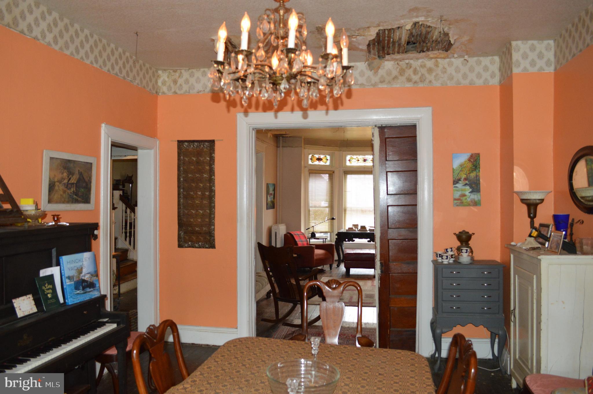 EVERGREEN LAWN - Residential