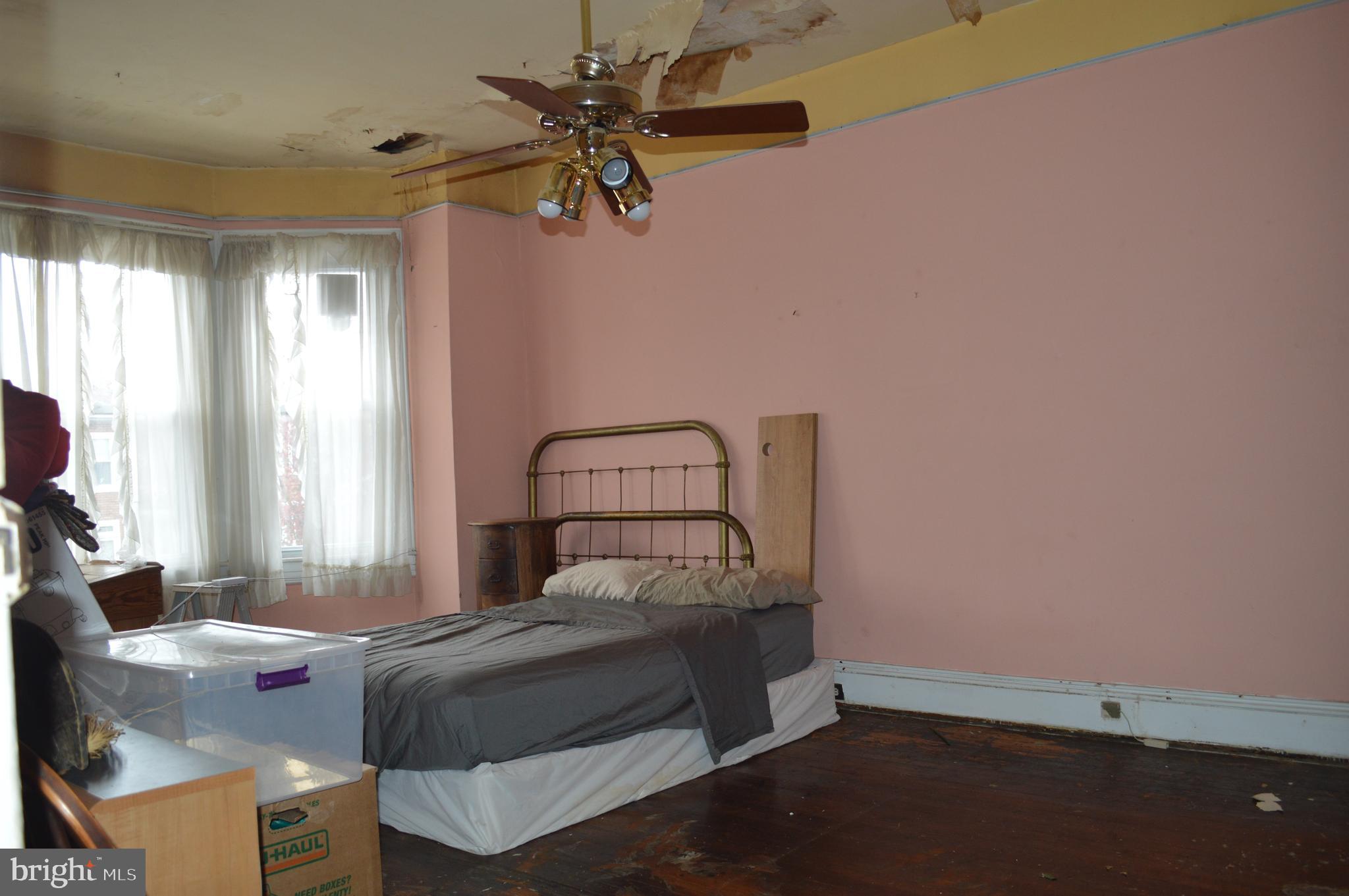 EVERGREEN LAWN - Residential