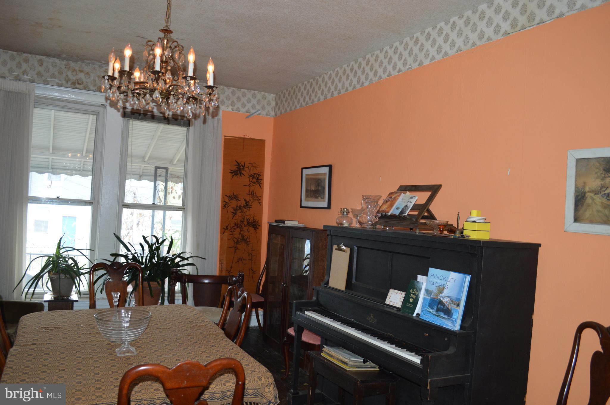 EVERGREEN LAWN - Residential