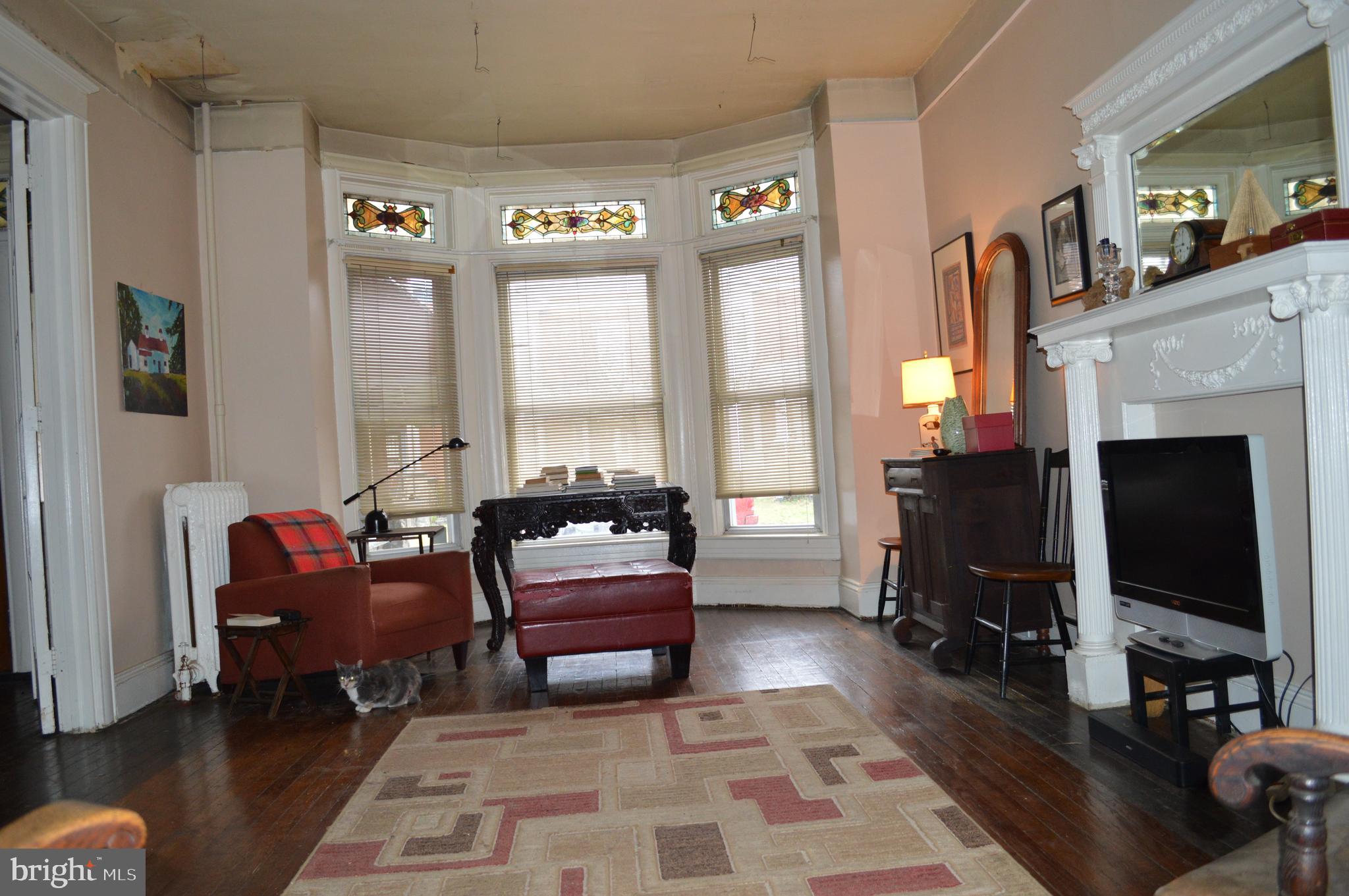 EVERGREEN LAWN - Residential