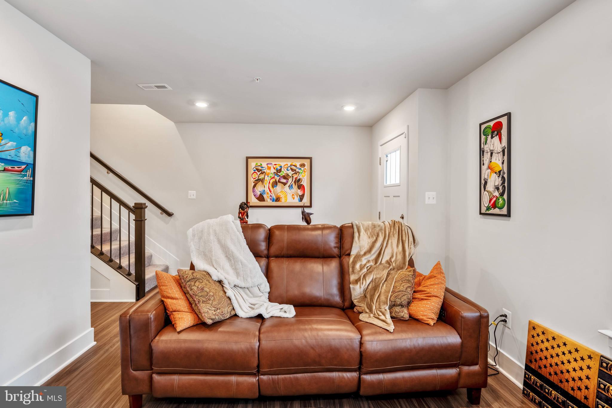 BLUE STREAM - Residential