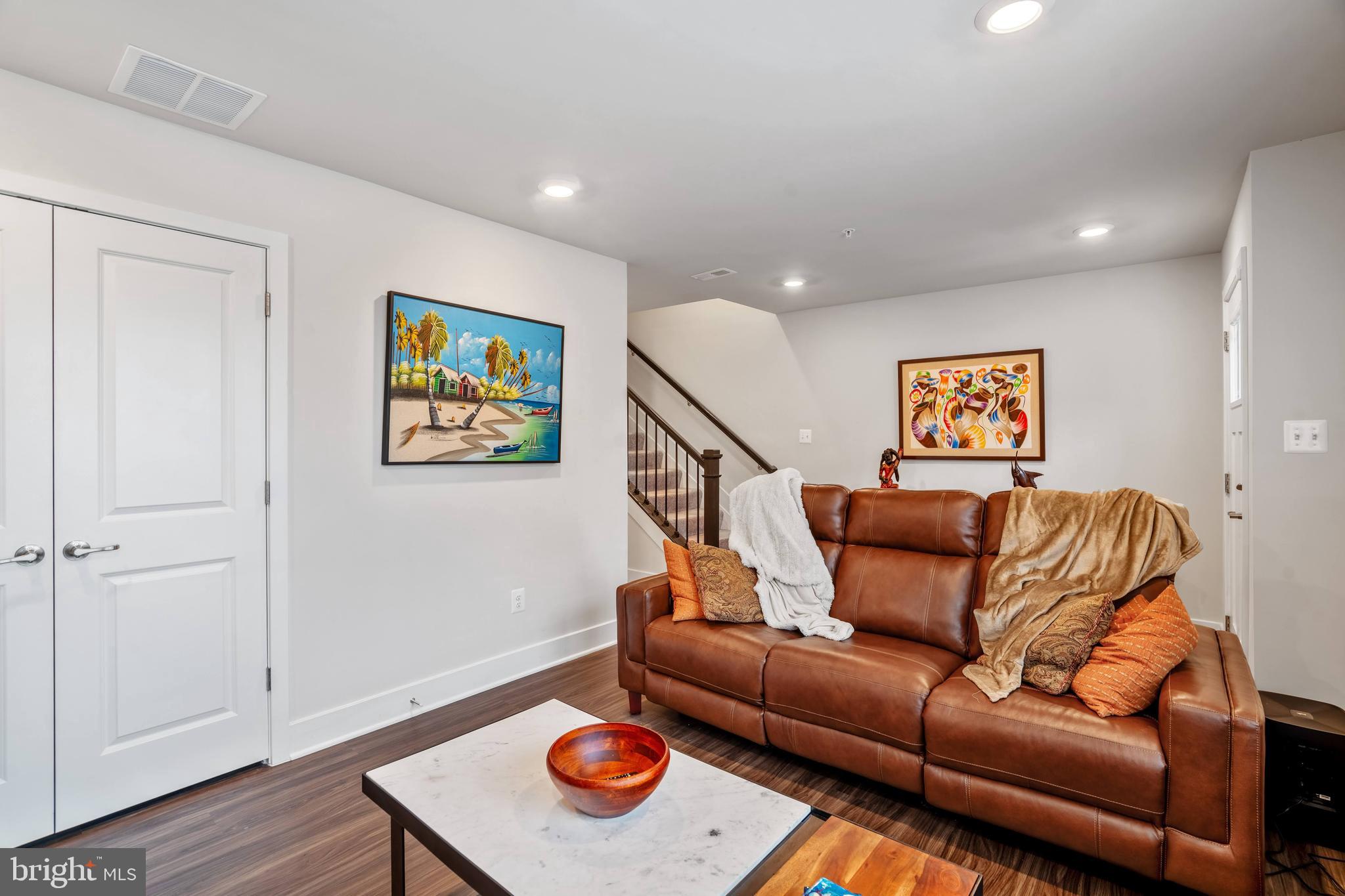 BLUE STREAM - Residential