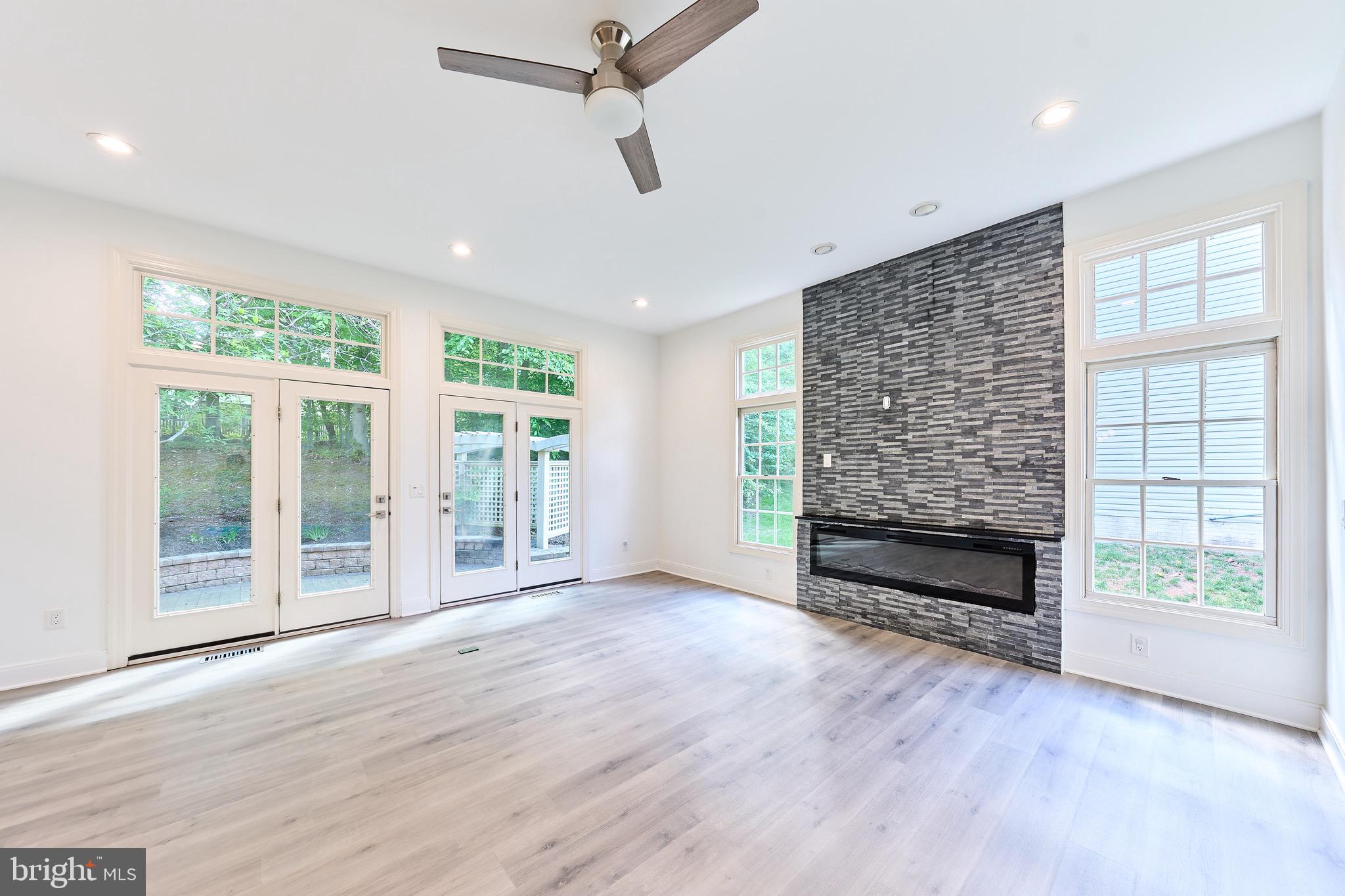 POTOMAC LAKES - Residential