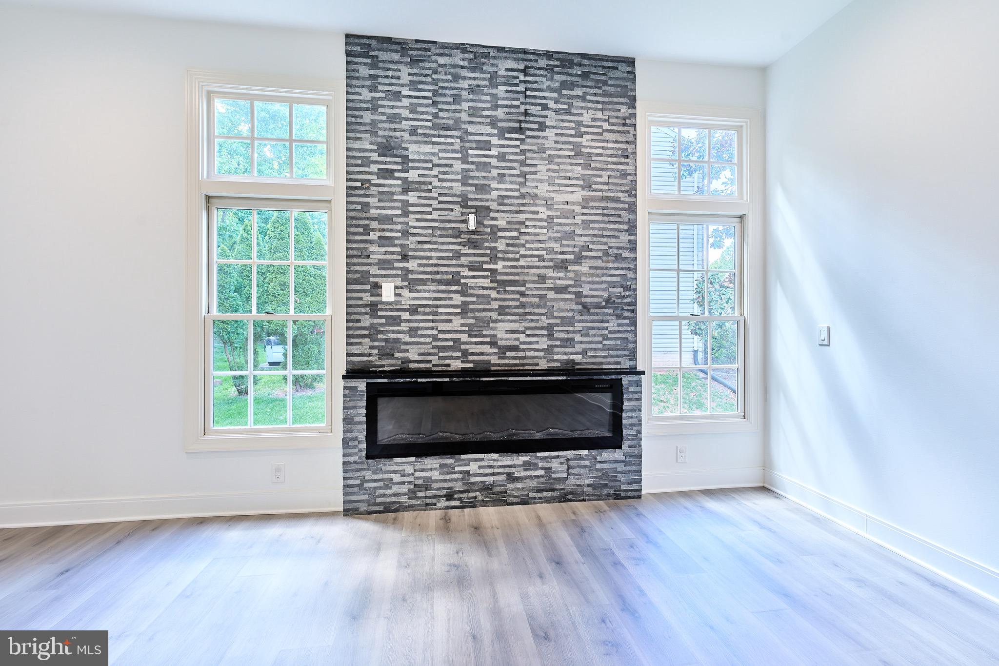 POTOMAC LAKES - Residential