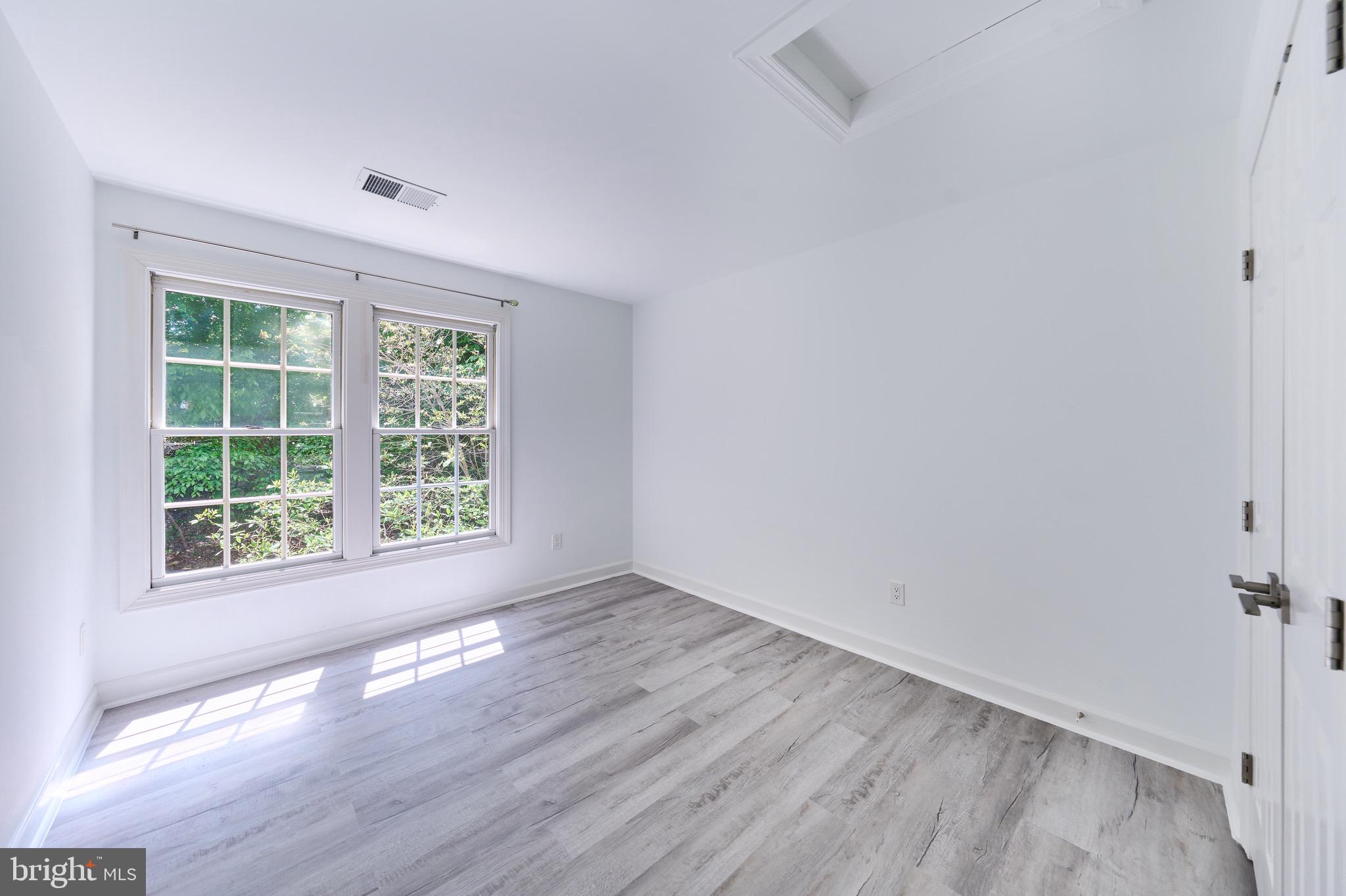 POTOMAC LAKES - Residential