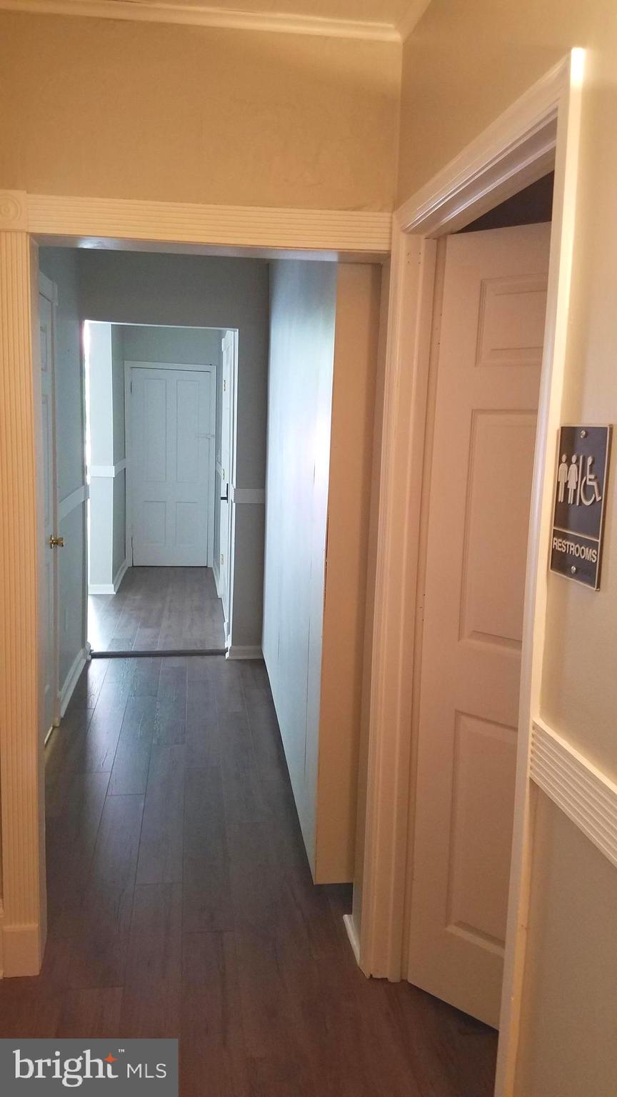 TOWN OF MOUNT JACKSON - Commercial Lease