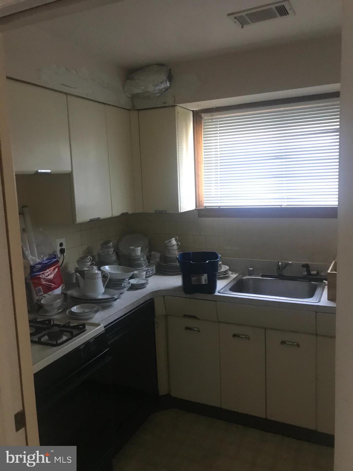 HARBOR VIEW - Commercial Lease