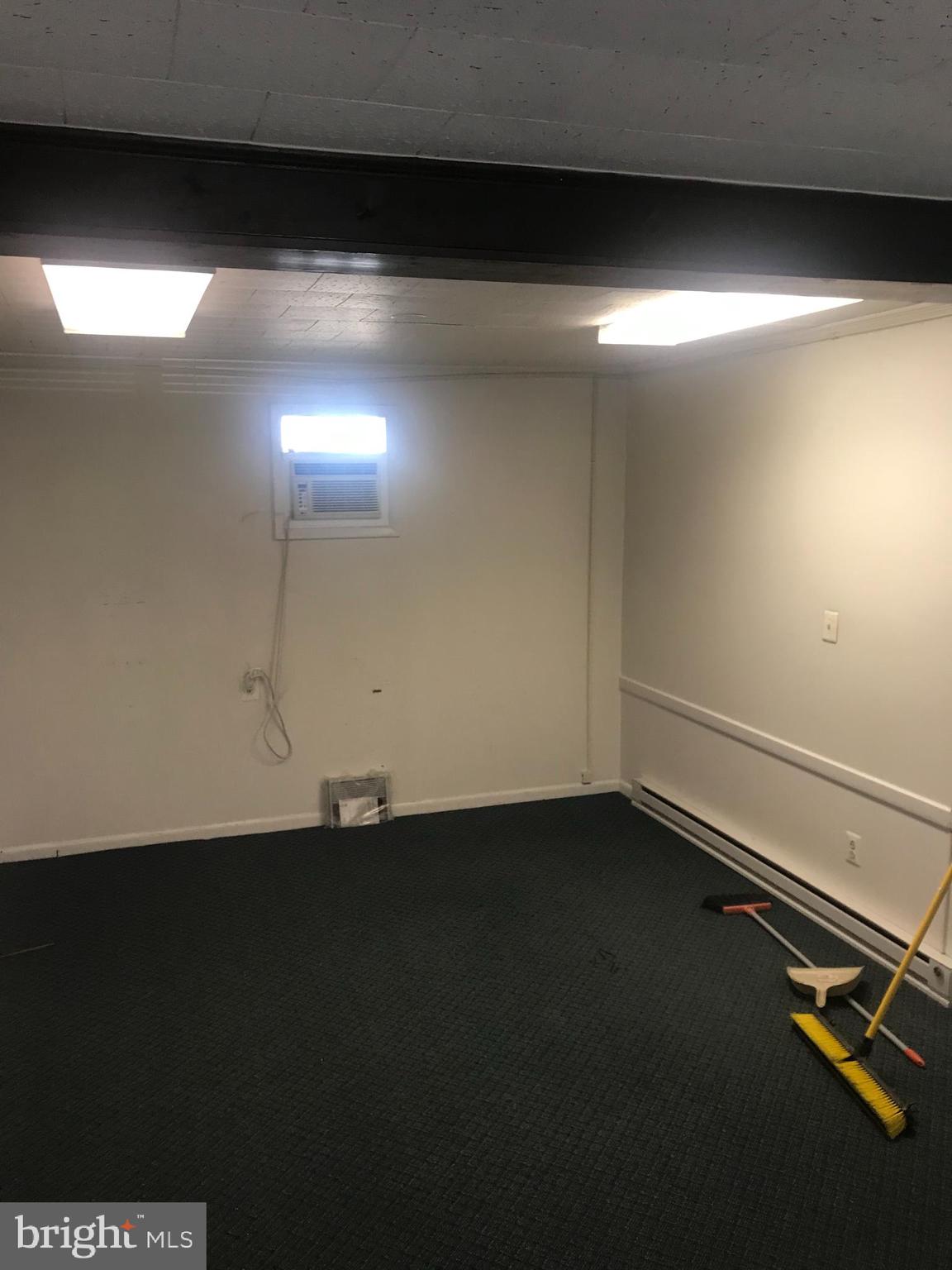 HARBOR VIEW - Commercial Lease