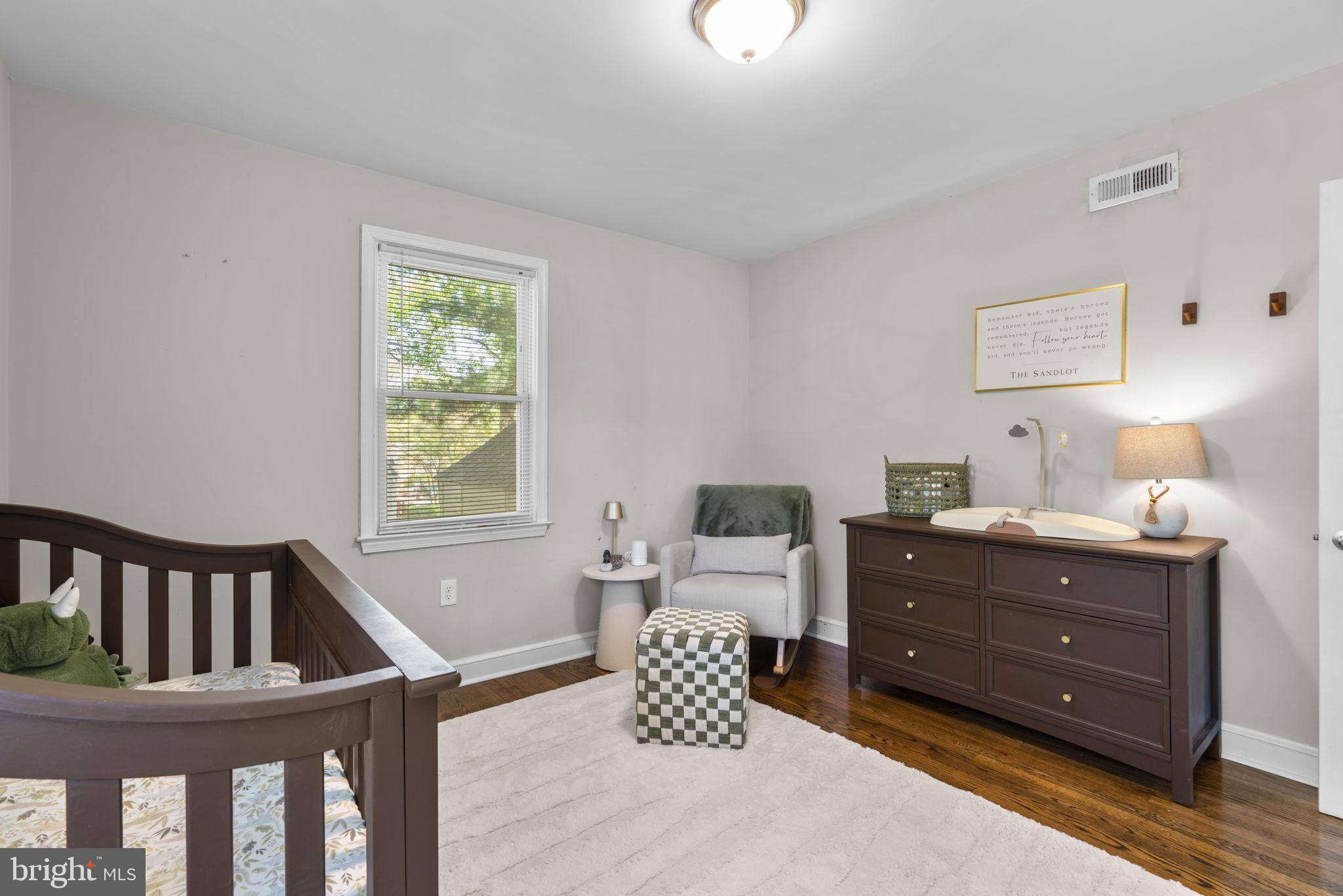 COLONIAL DRIVE - Residential