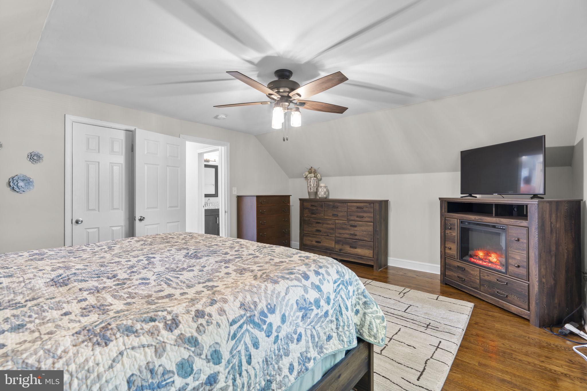 COLONIAL DRIVE - Residential