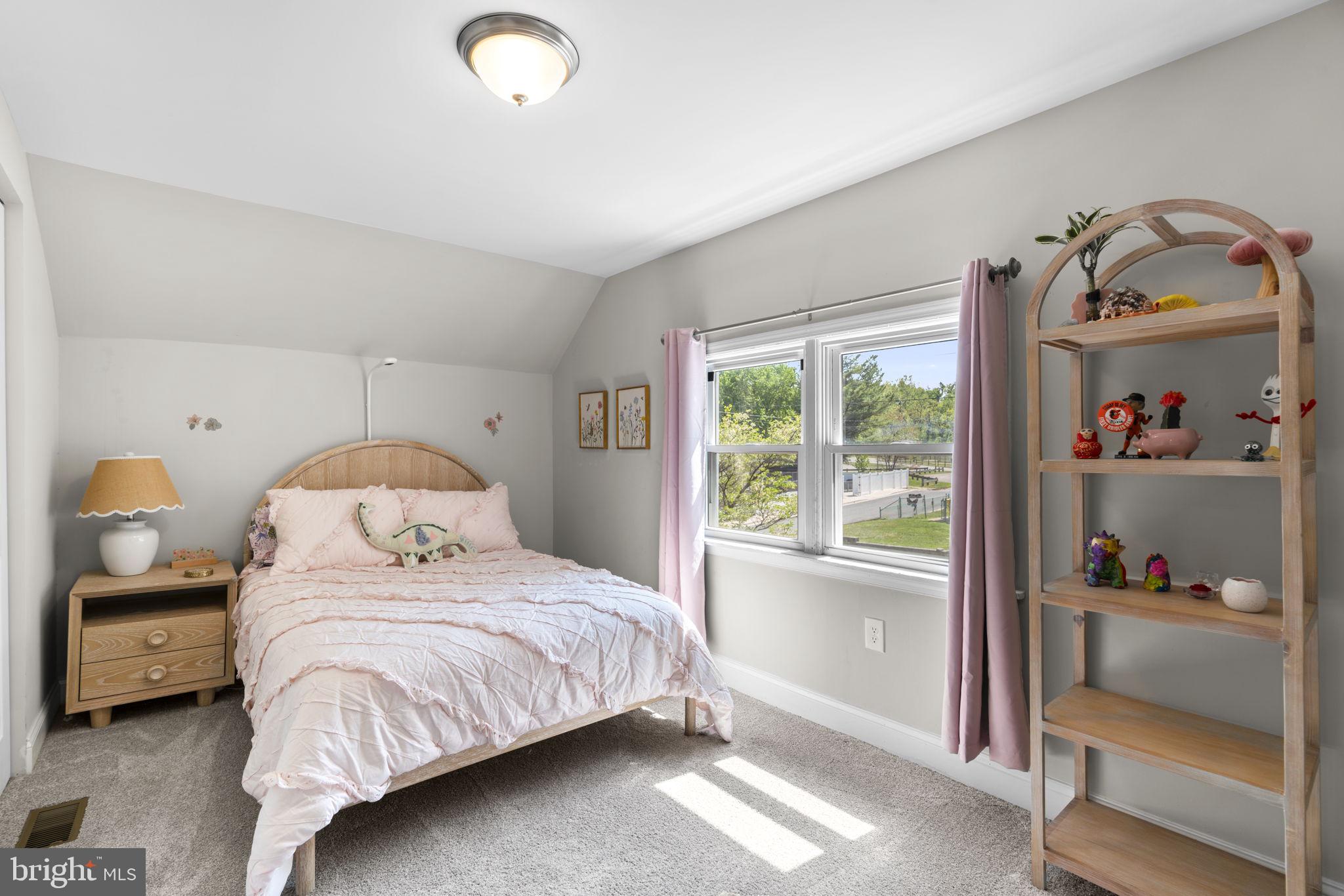 COLONIAL DRIVE - Residential