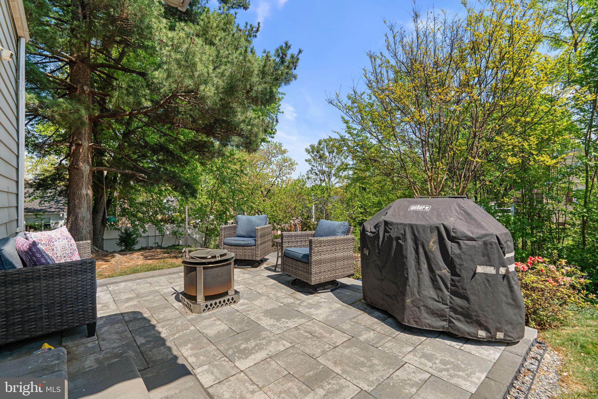 COLONIAL DRIVE - Residential