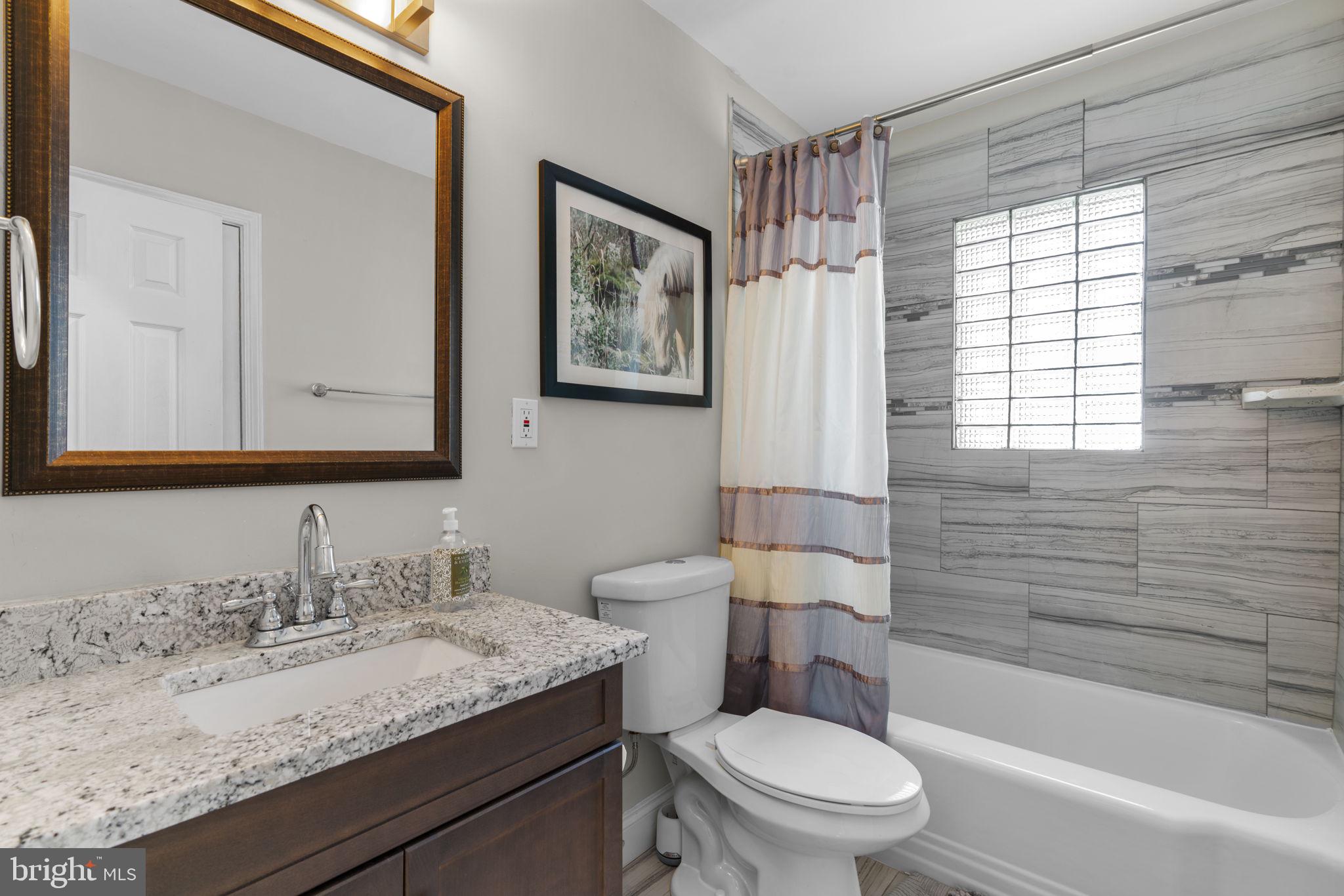 COLONIAL DRIVE - Residential