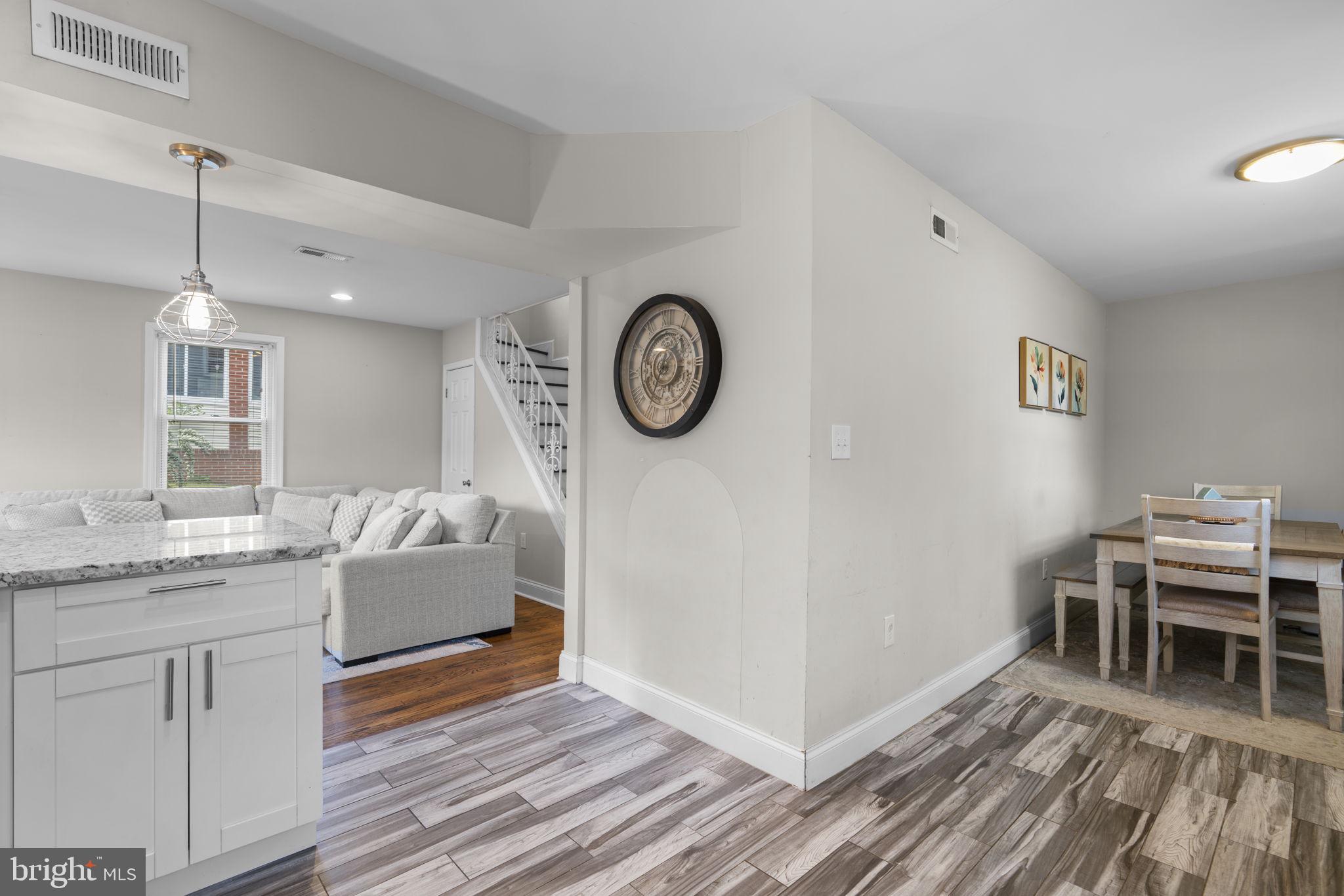 COLONIAL DRIVE - Residential