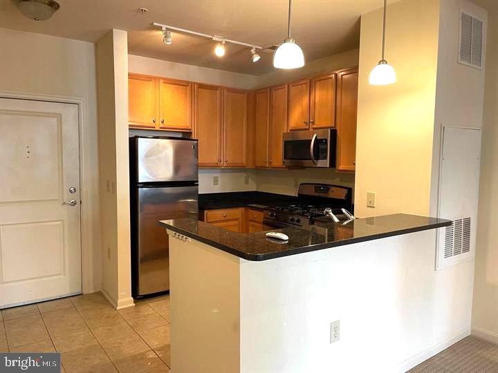 2665 PROSPERITY AVENUE 216