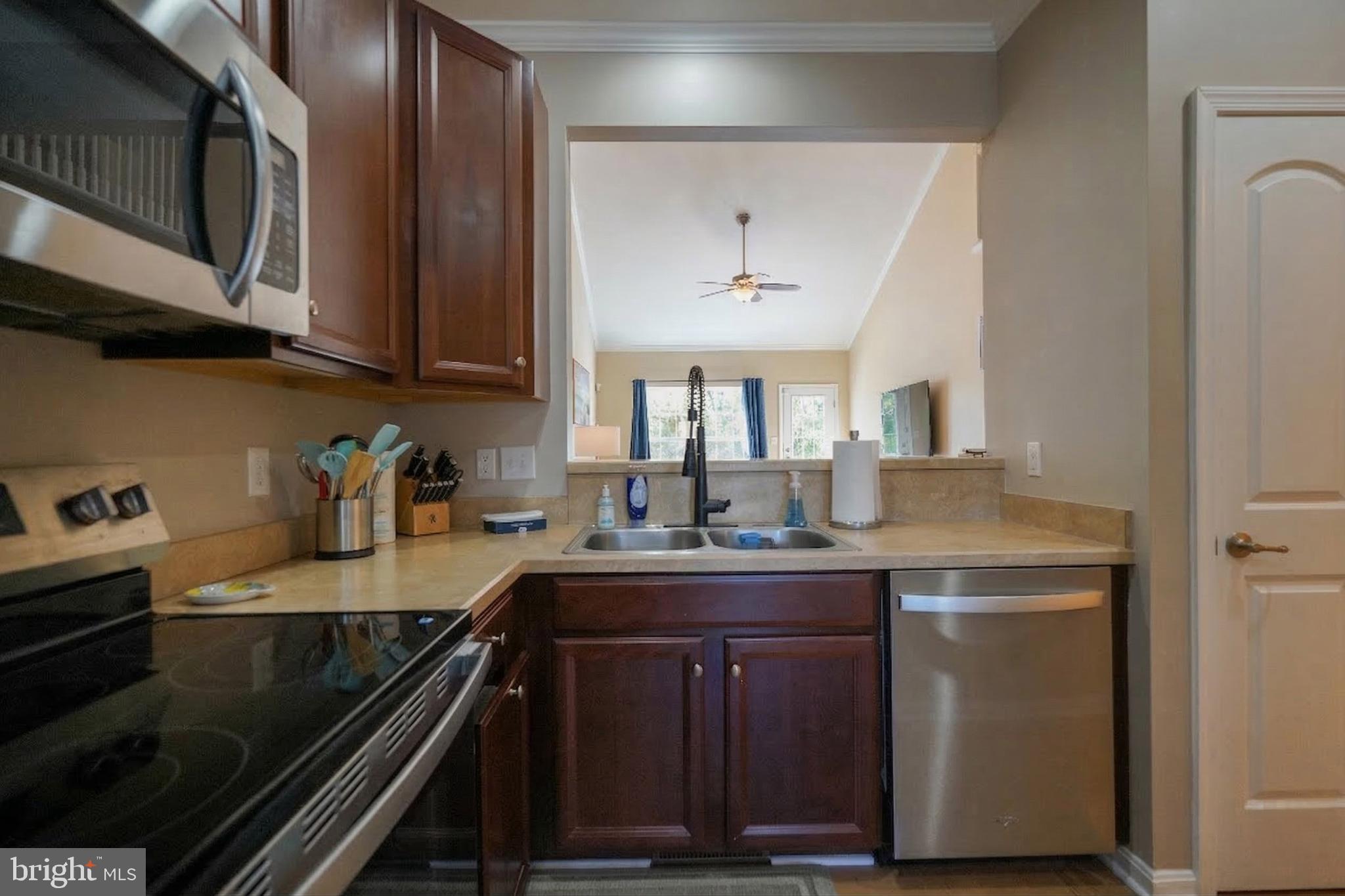 GRANDE AT CANAL POINTE - Residential