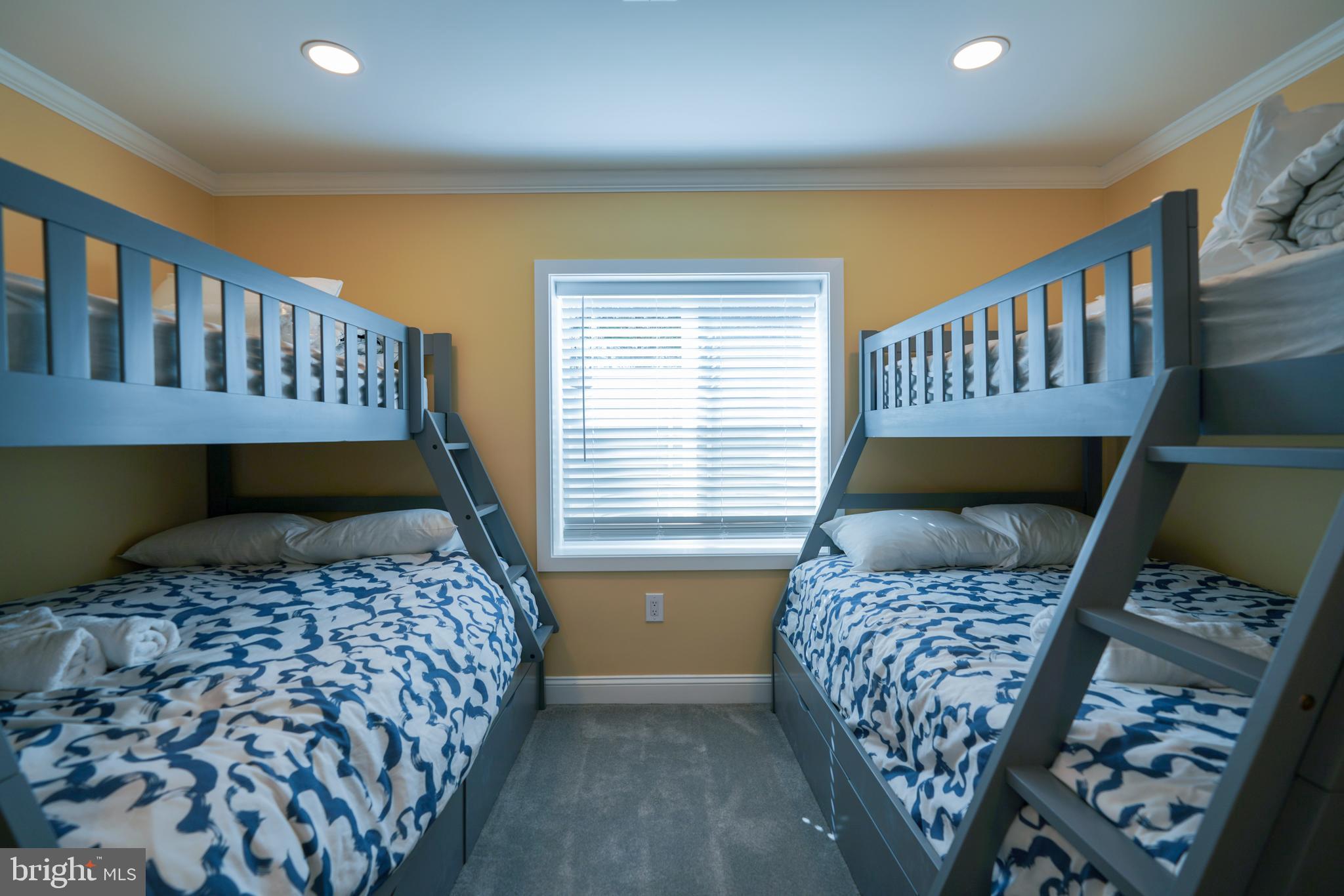 GRANDE AT CANAL POINTE - Residential