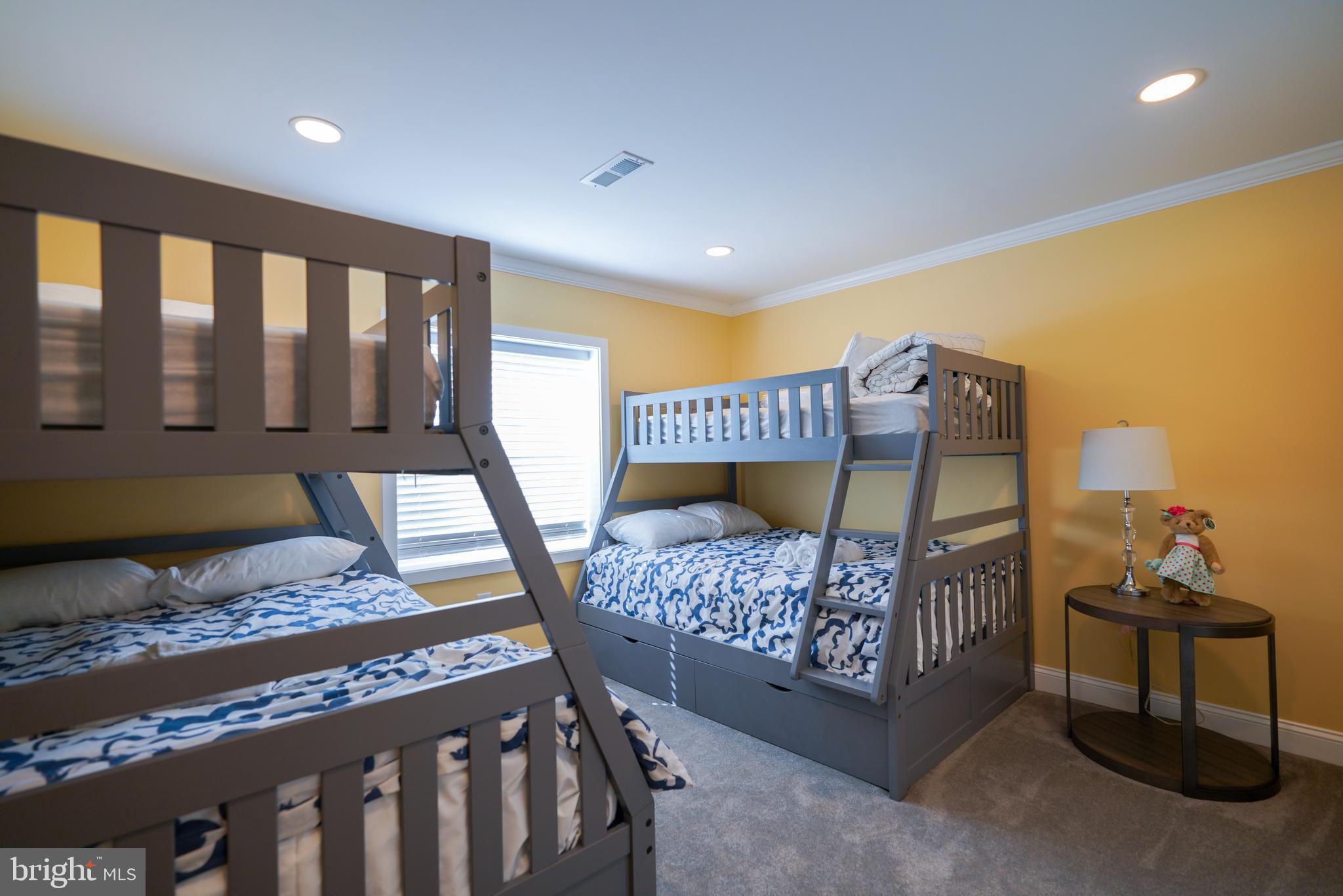 GRANDE AT CANAL POINTE - Residential