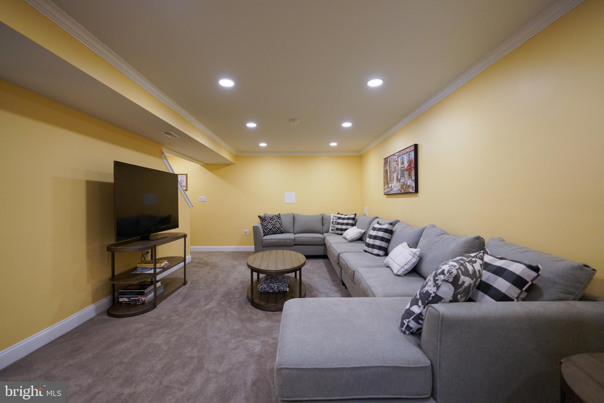 GRANDE AT CANAL POINTE - Residential