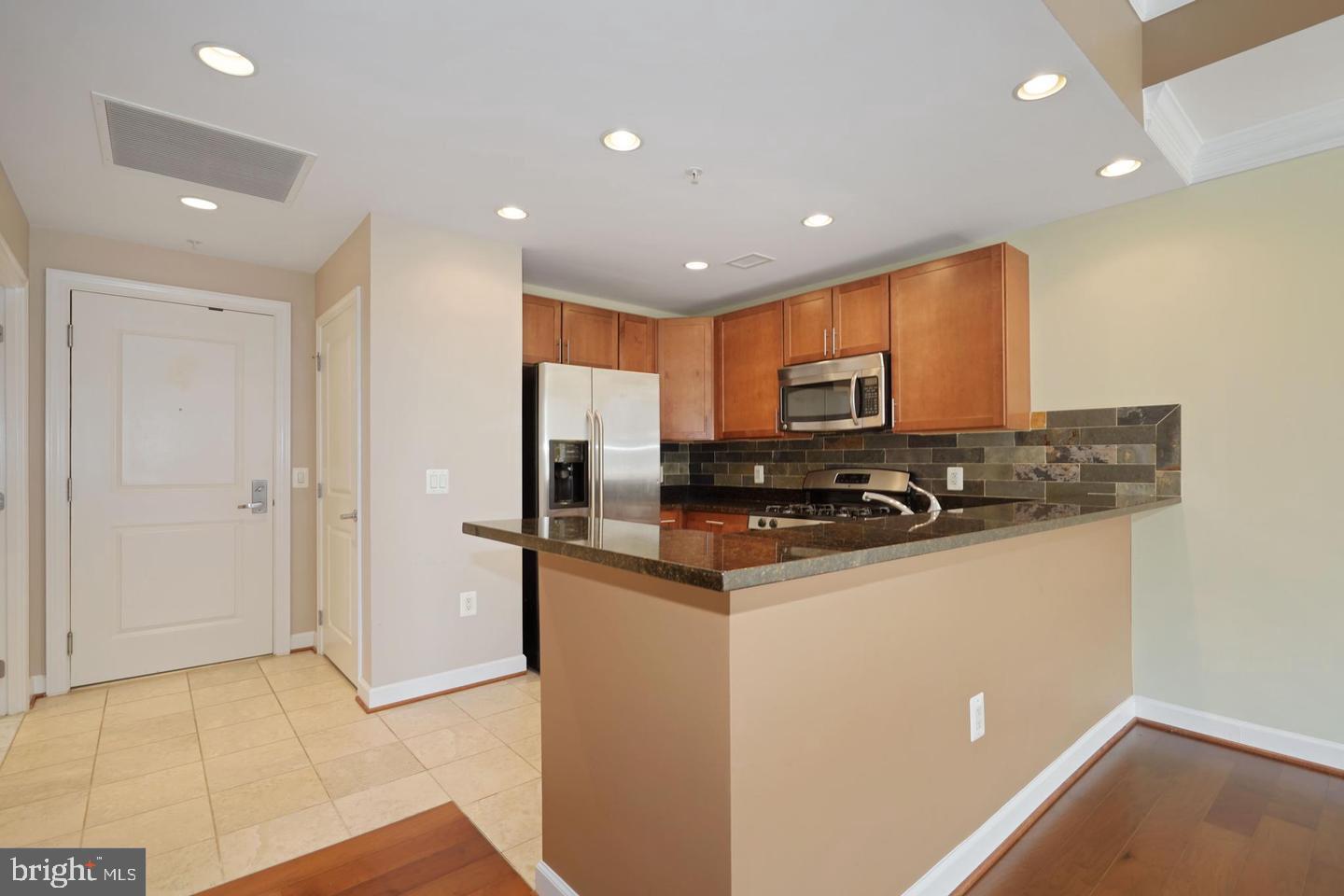 VANTAGE AT MERRIFIELD - Residential Lease