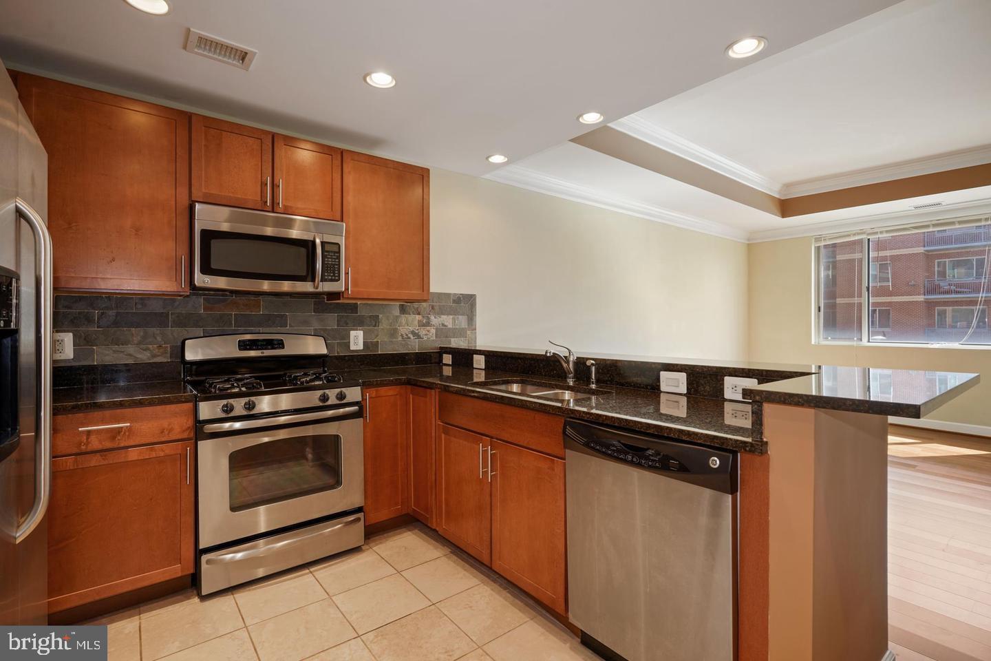 VANTAGE AT MERRIFIELD - Residential Lease