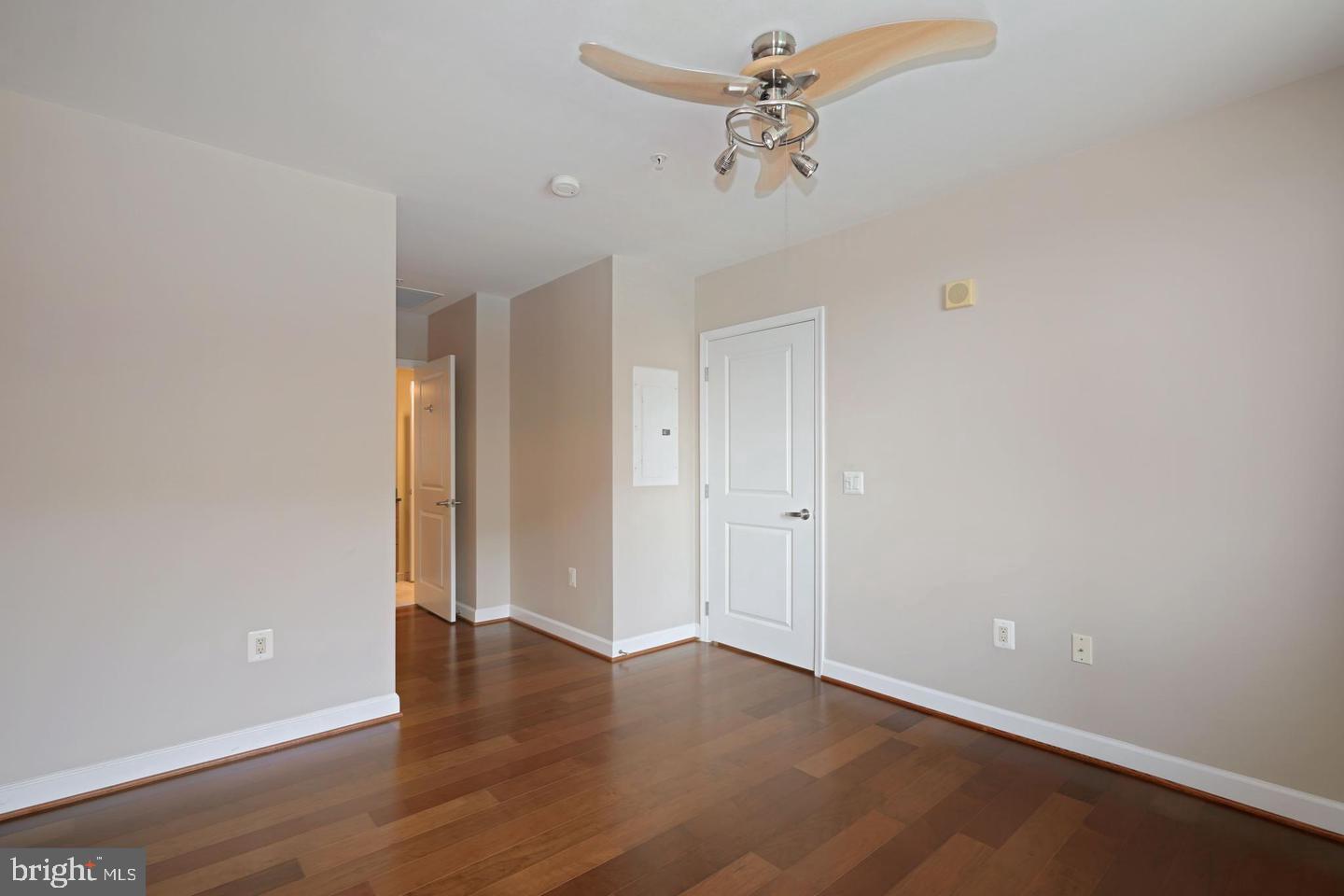 VANTAGE AT MERRIFIELD - Residential Lease