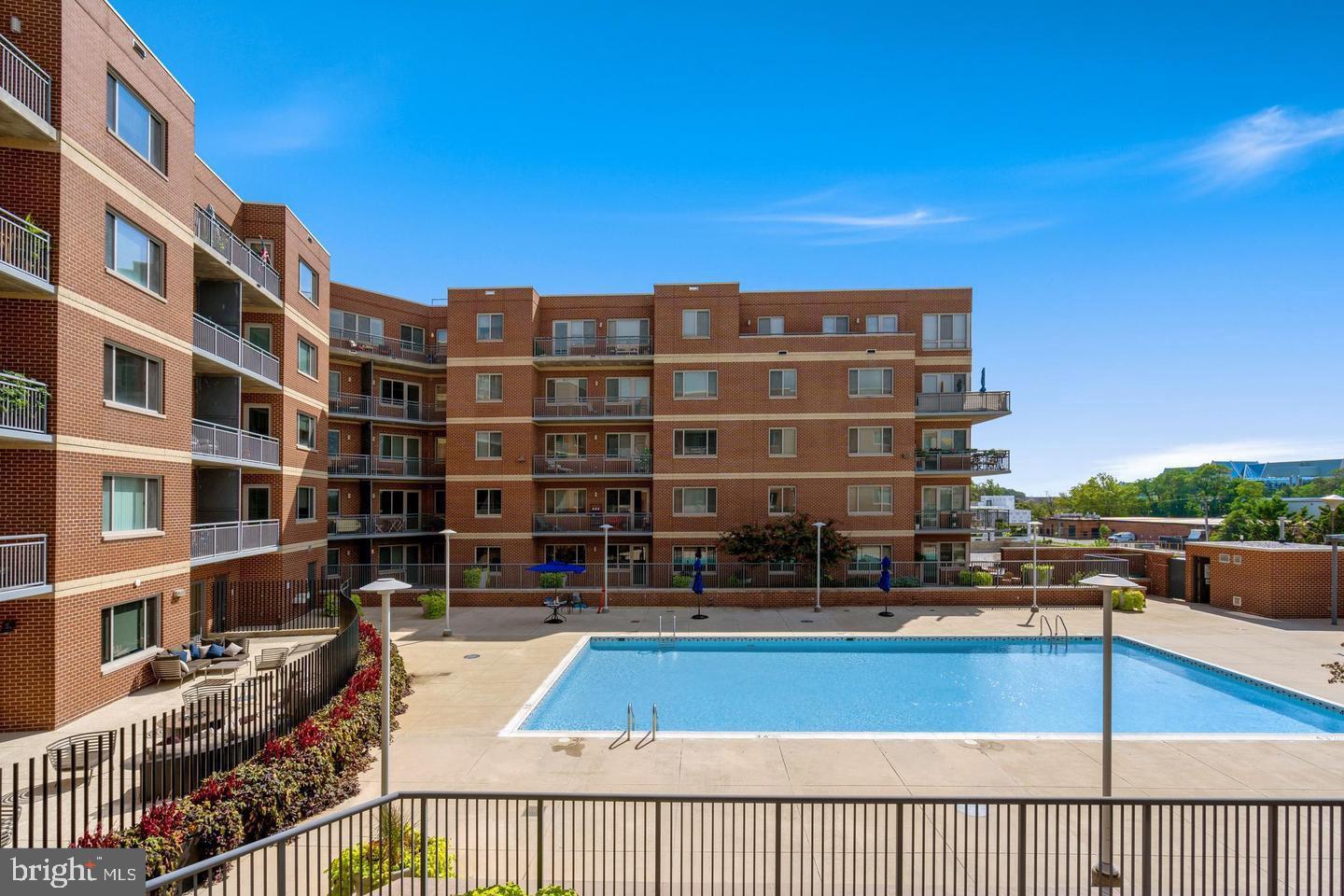 VANTAGE AT MERRIFIELD - Residential Lease