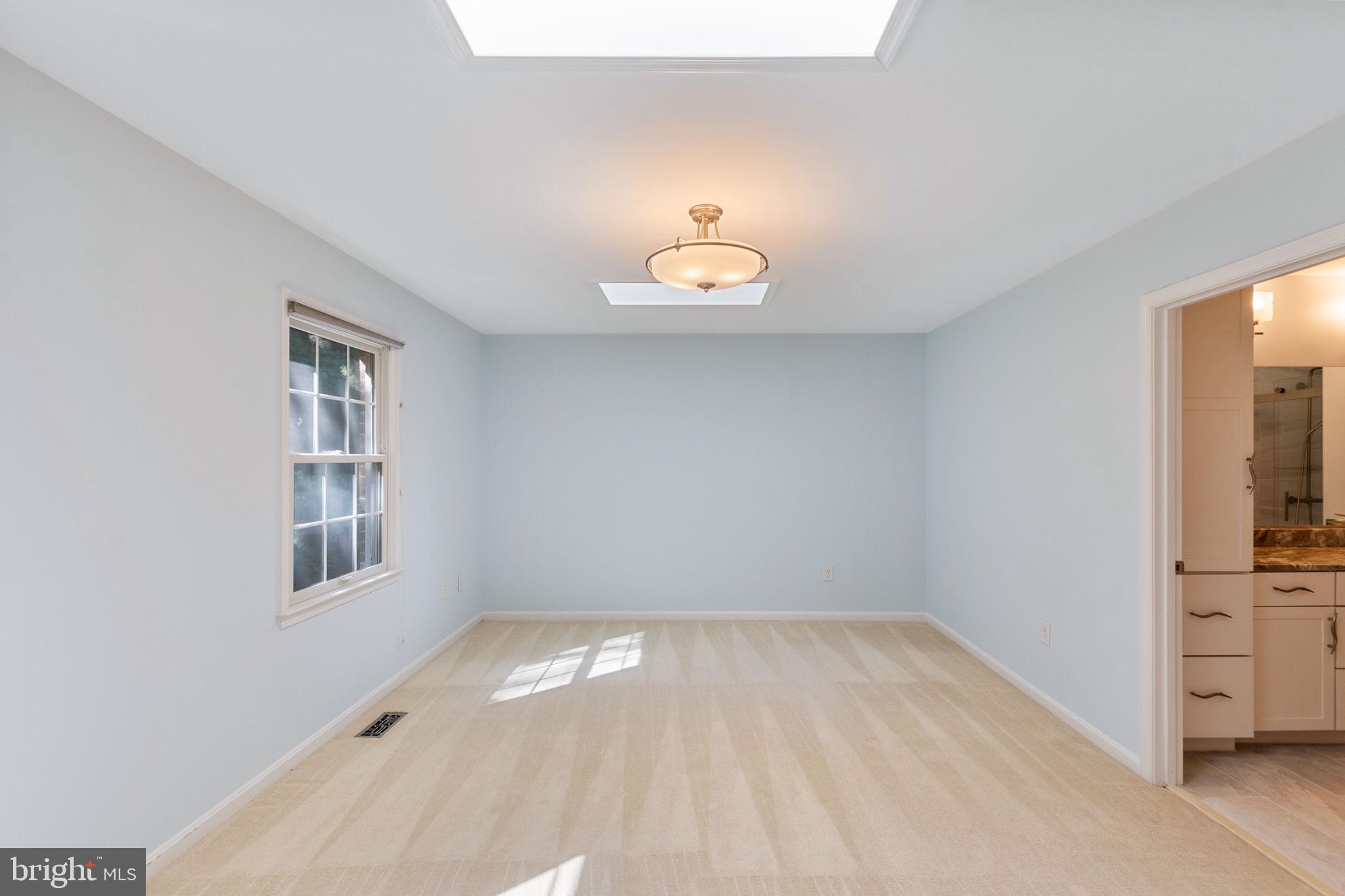 WILLIAMSBURG POND - Residential Lease