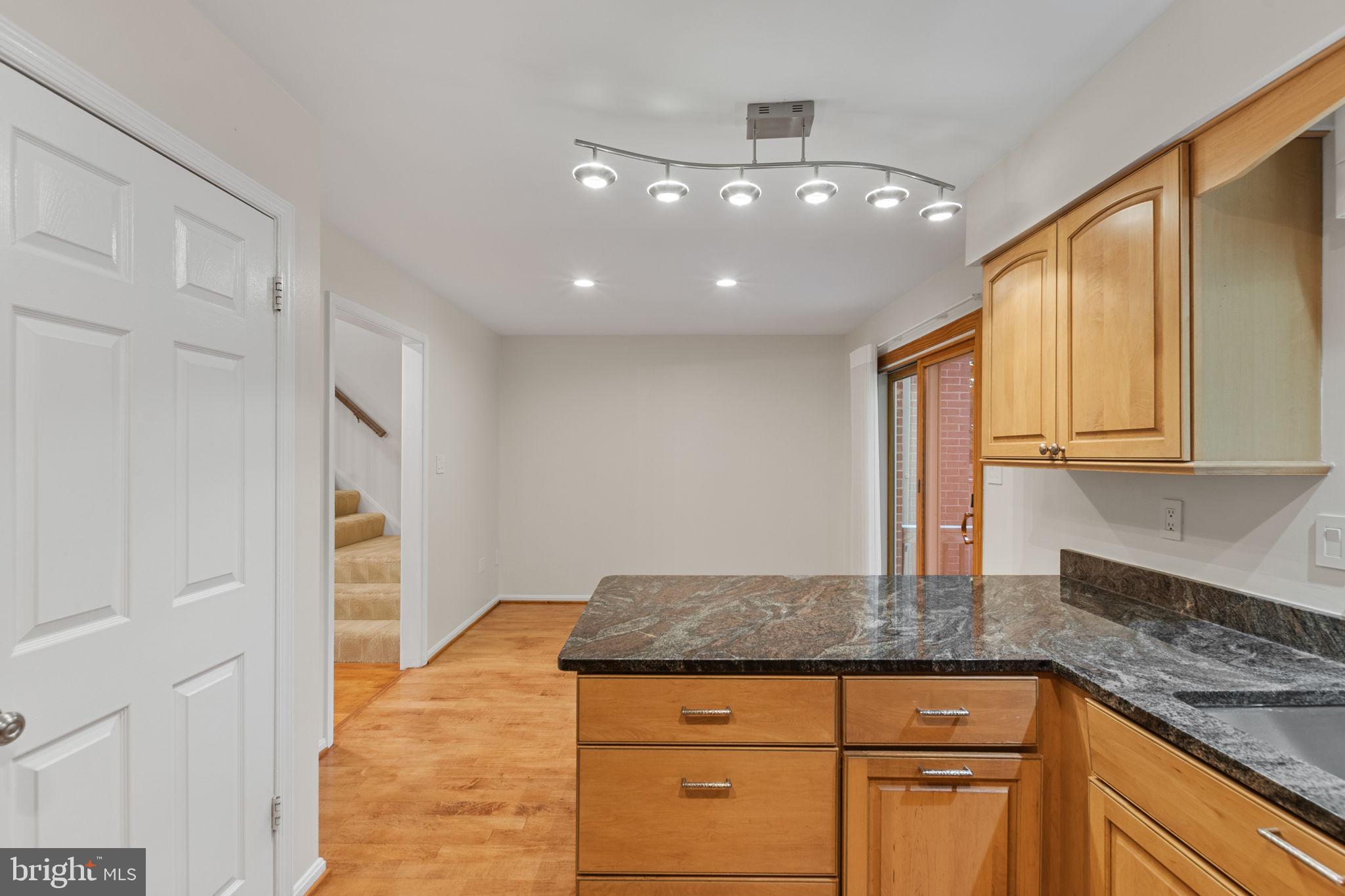 WILLIAMSBURG POND - Residential Lease