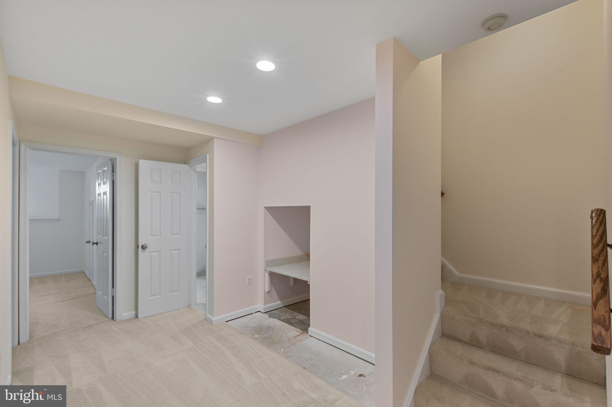 WILLIAMSBURG POND - Residential Lease