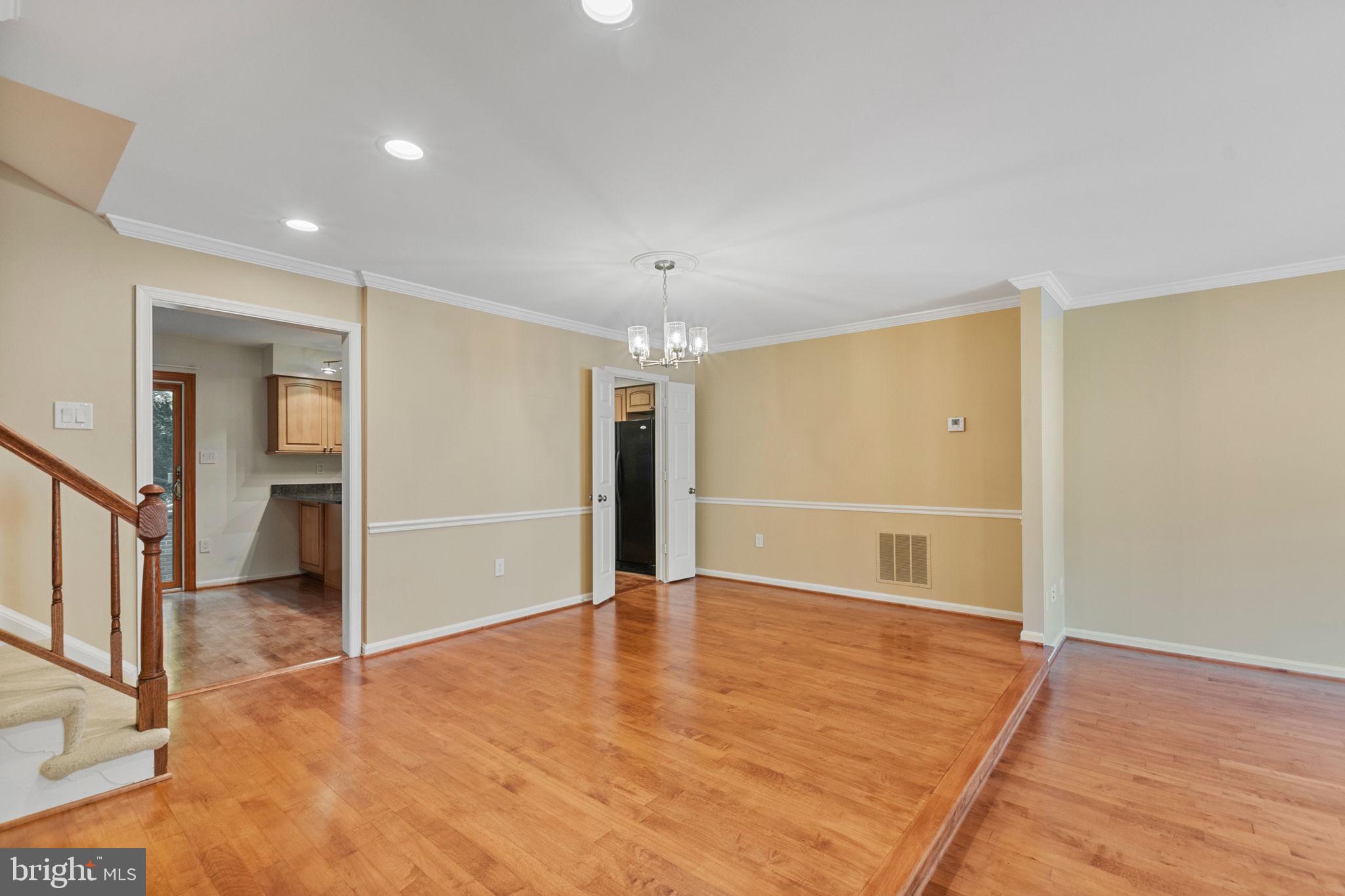 WILLIAMSBURG POND - Residential Lease