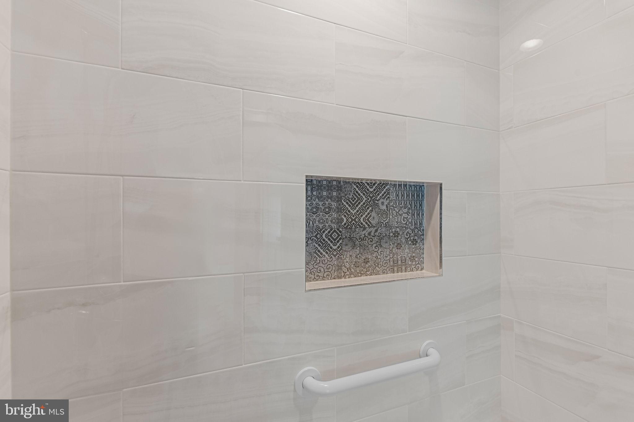 WILLIAMSBURG POND - Residential Lease