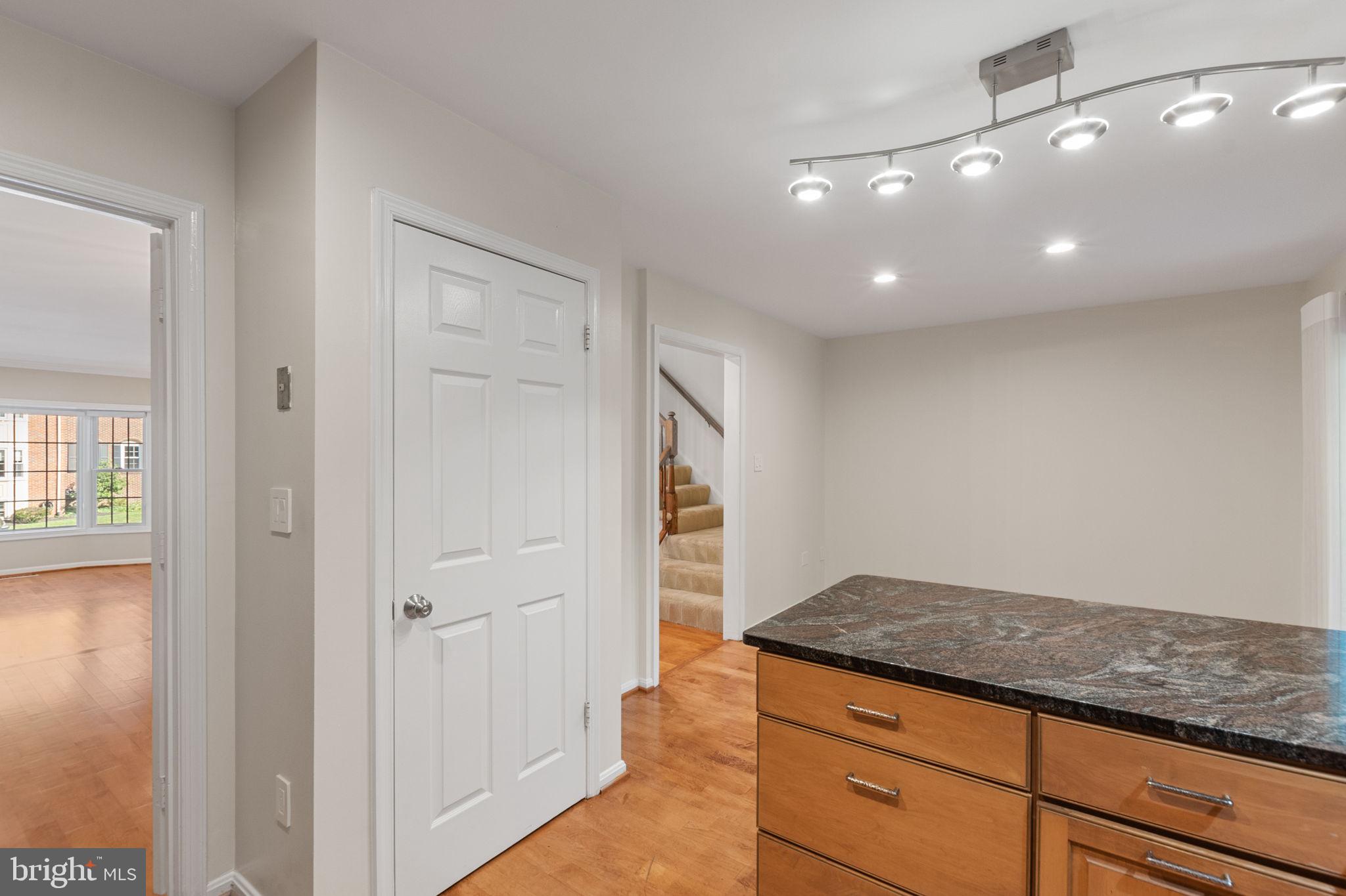 WILLIAMSBURG POND - Residential Lease