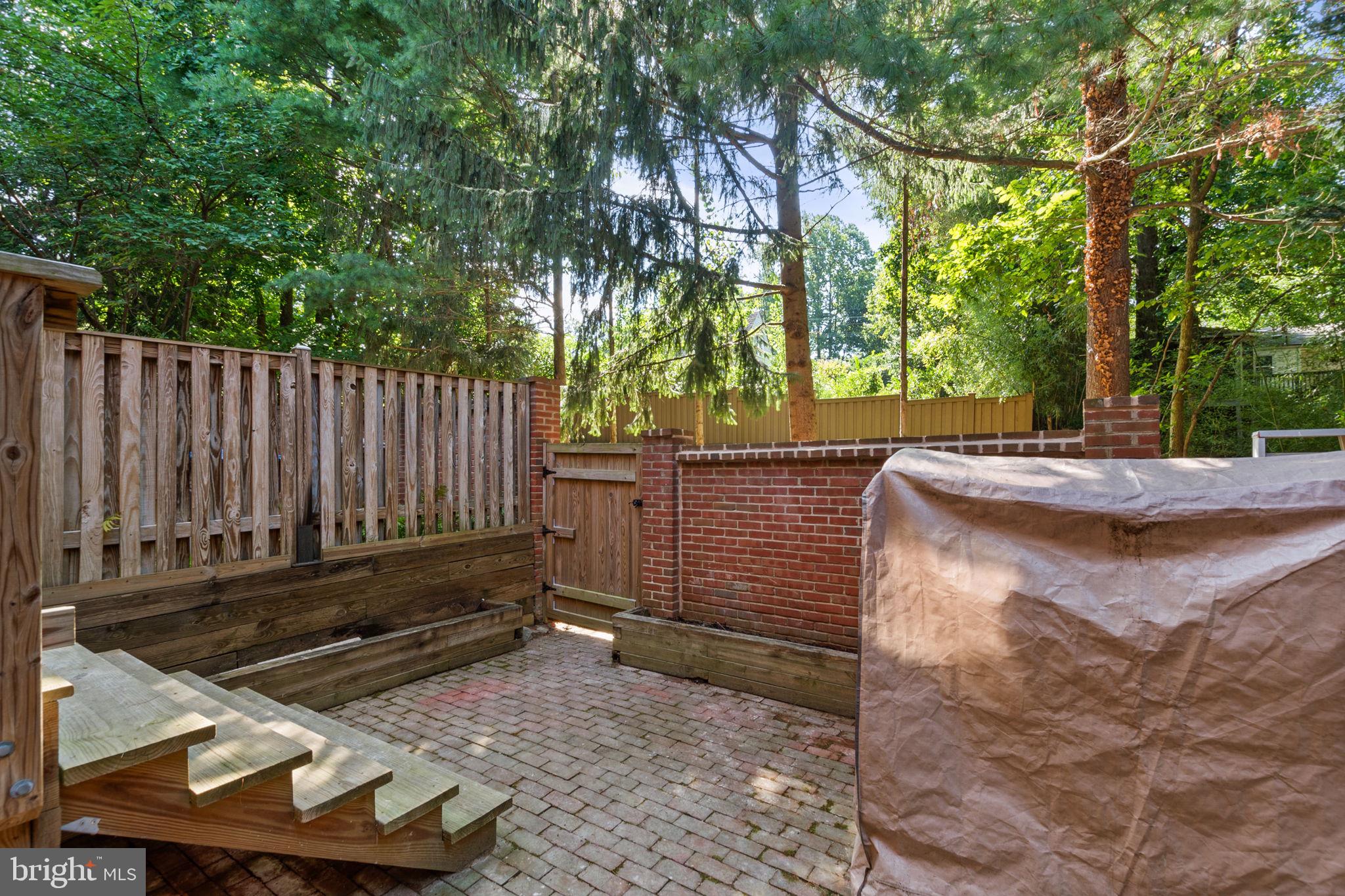 WILLIAMSBURG POND - Residential Lease