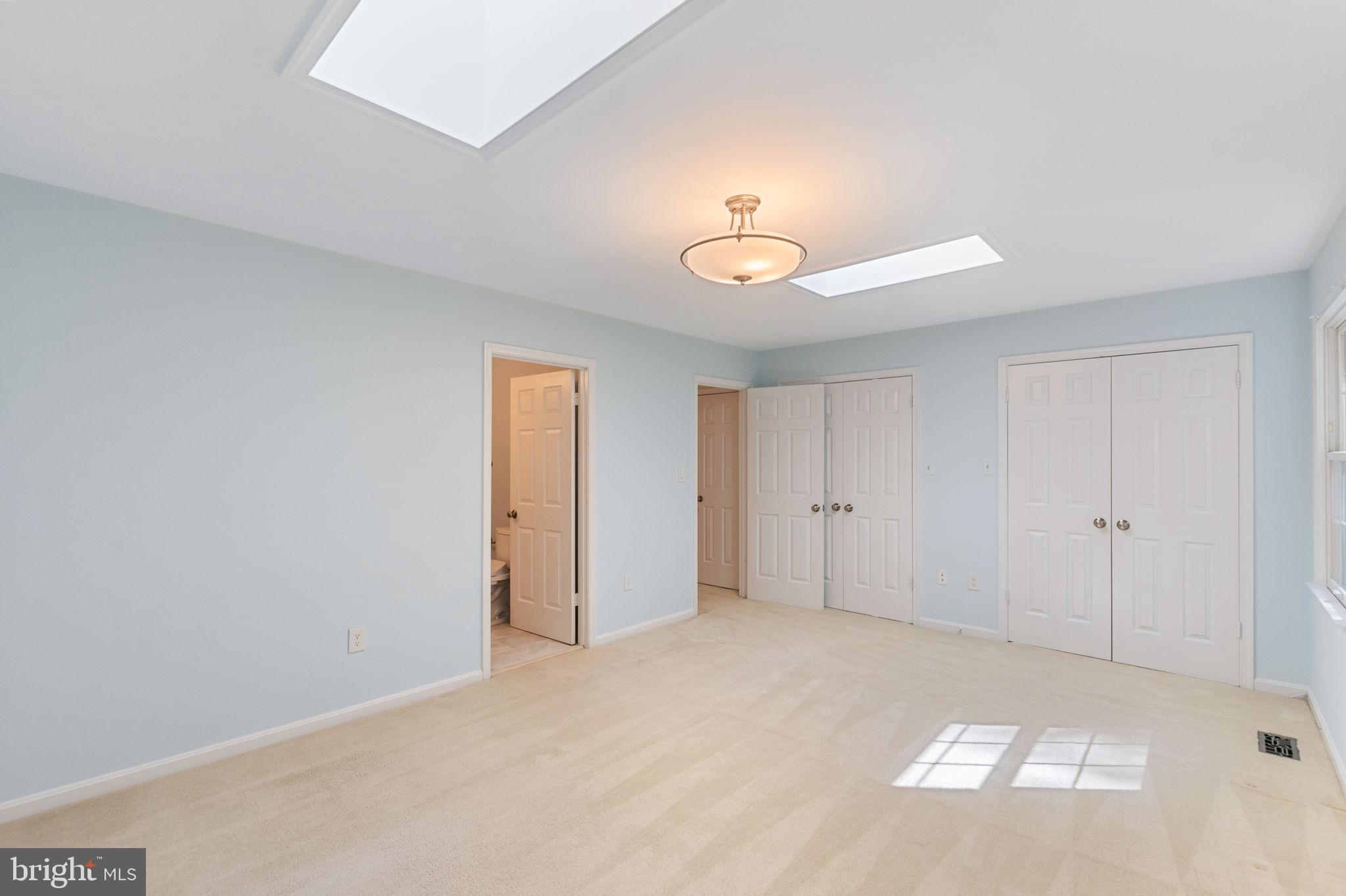 WILLIAMSBURG POND - Residential Lease