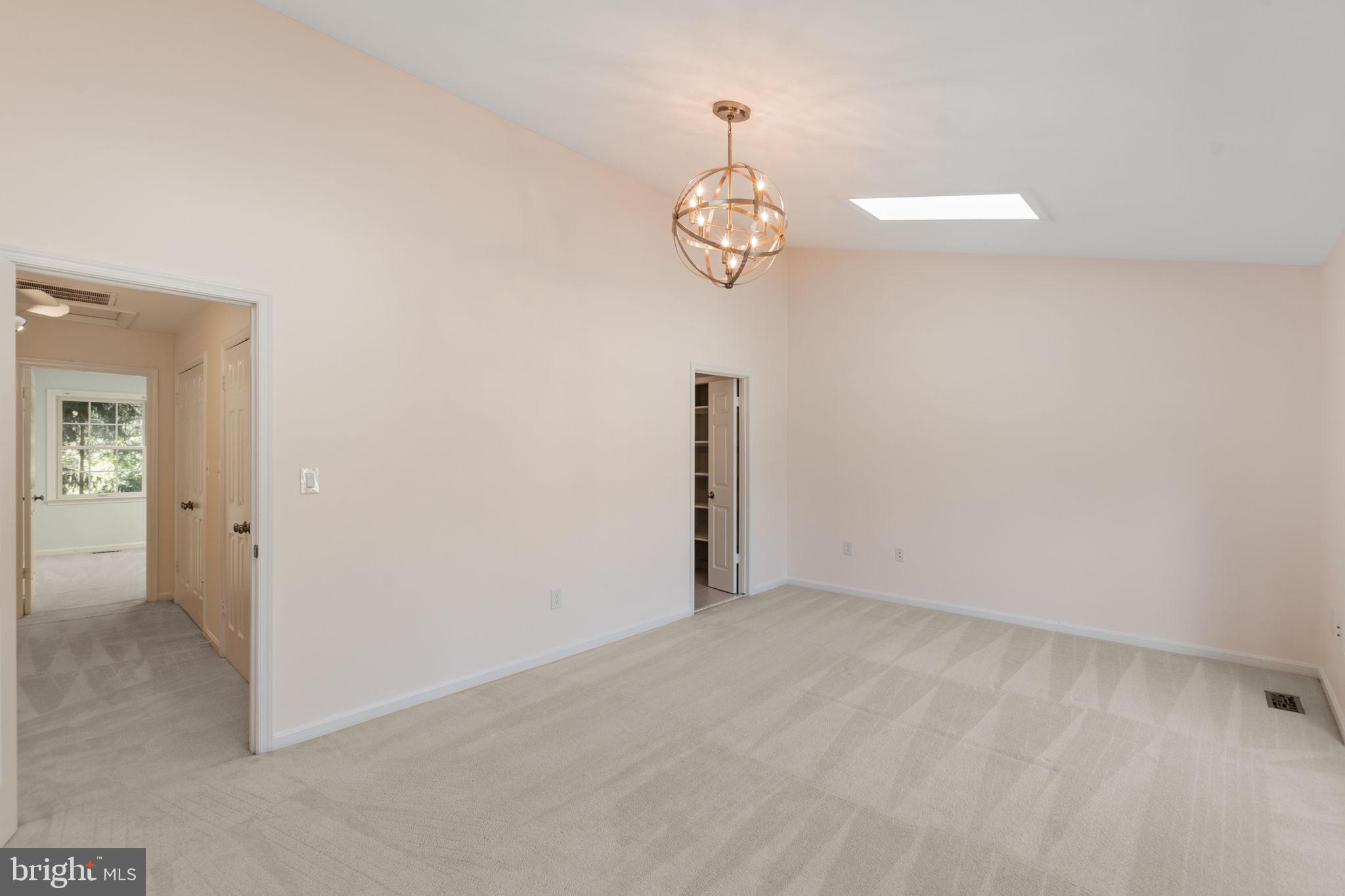 WILLIAMSBURG POND - Residential Lease