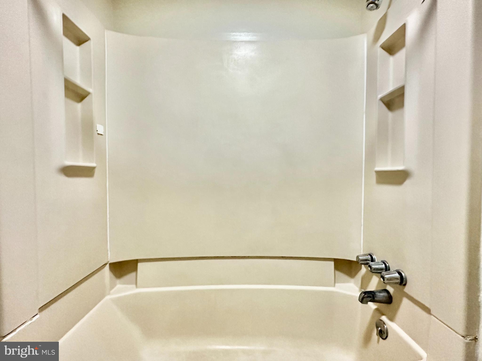 LANCASTER - Residential