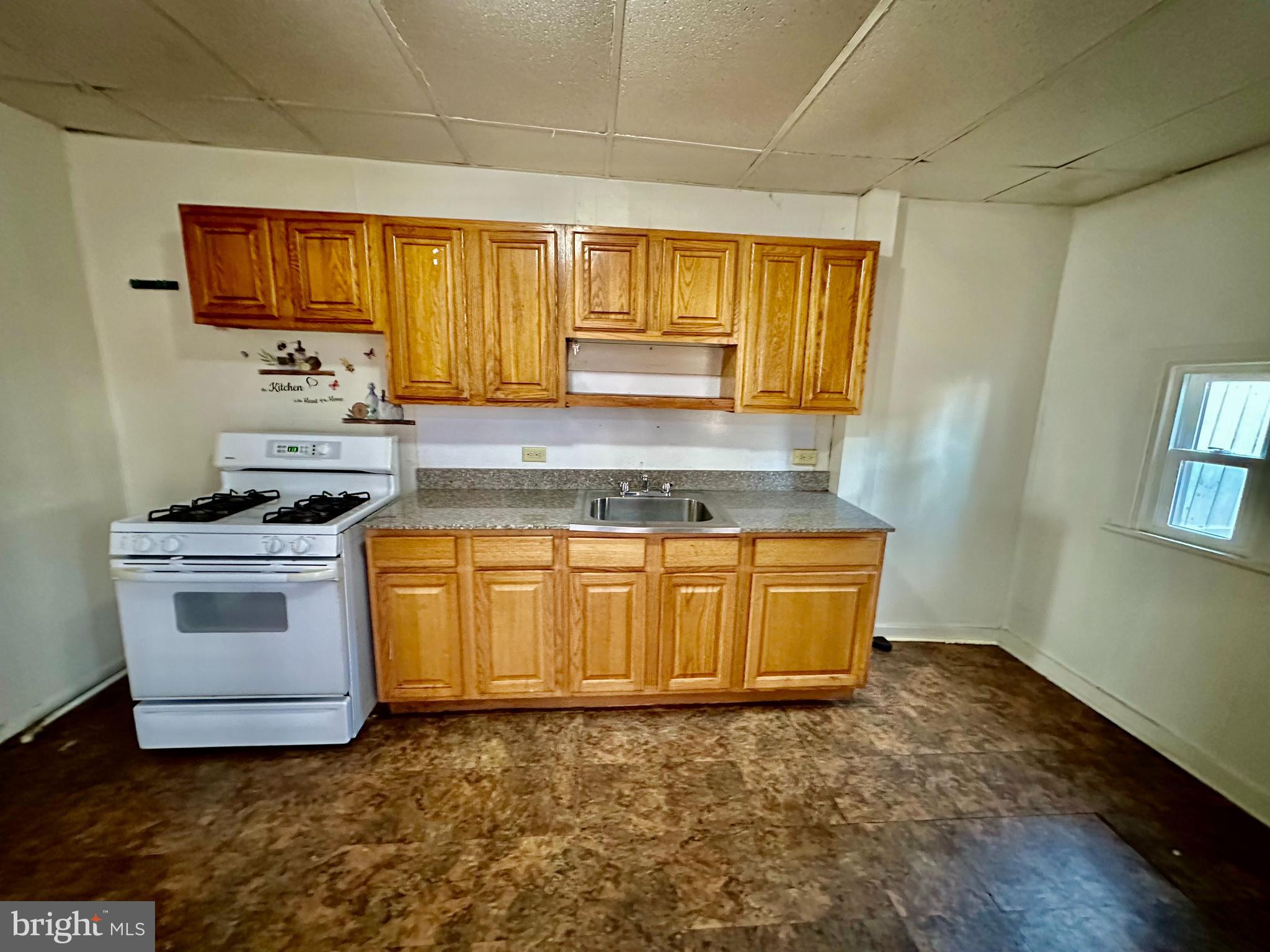 537 S CHRISTIAN STREET