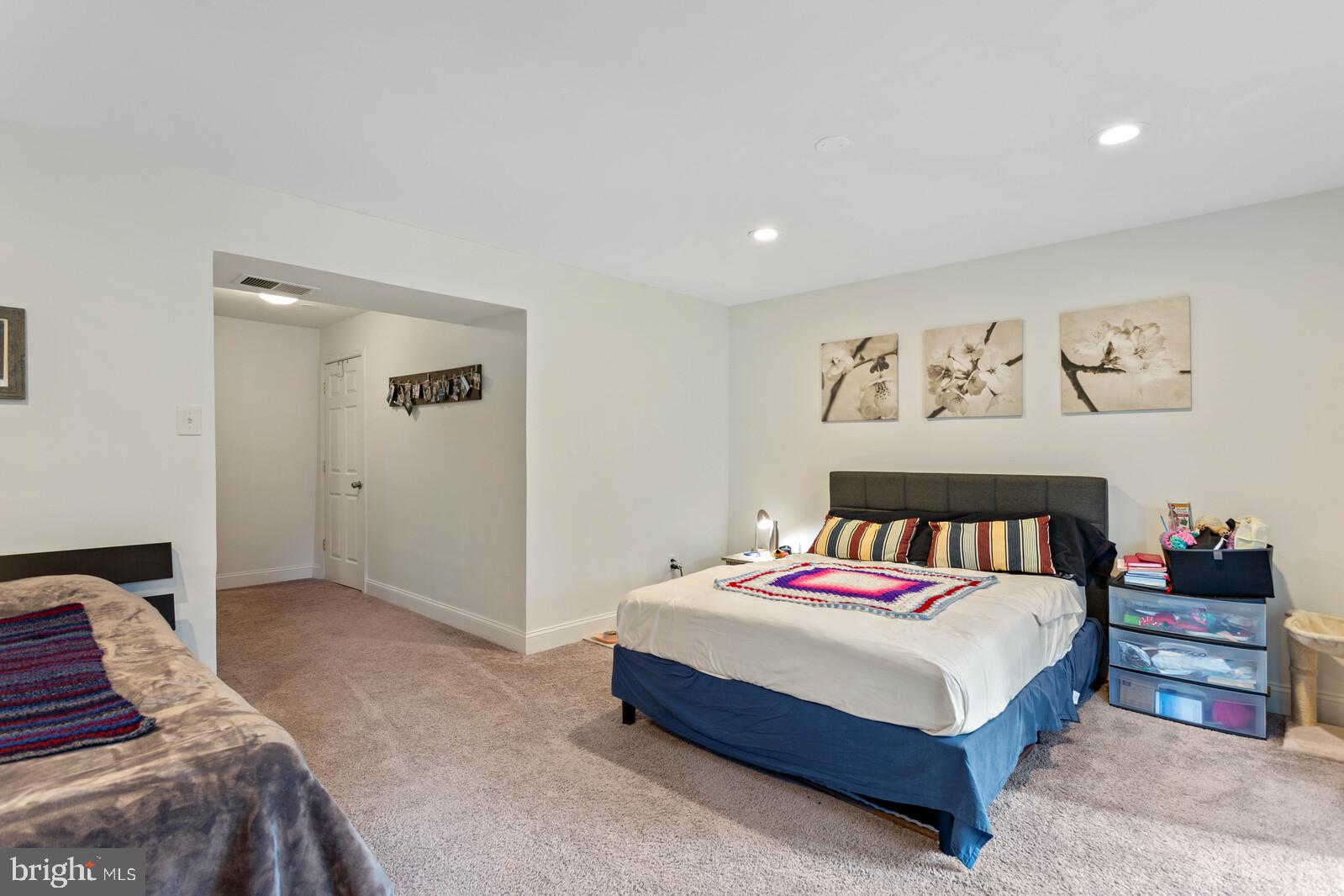 LONDON WOODS - Residential