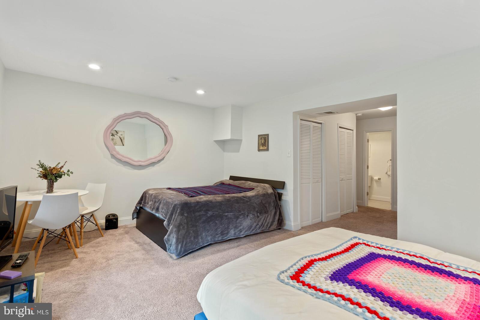 LONDON WOODS - Residential