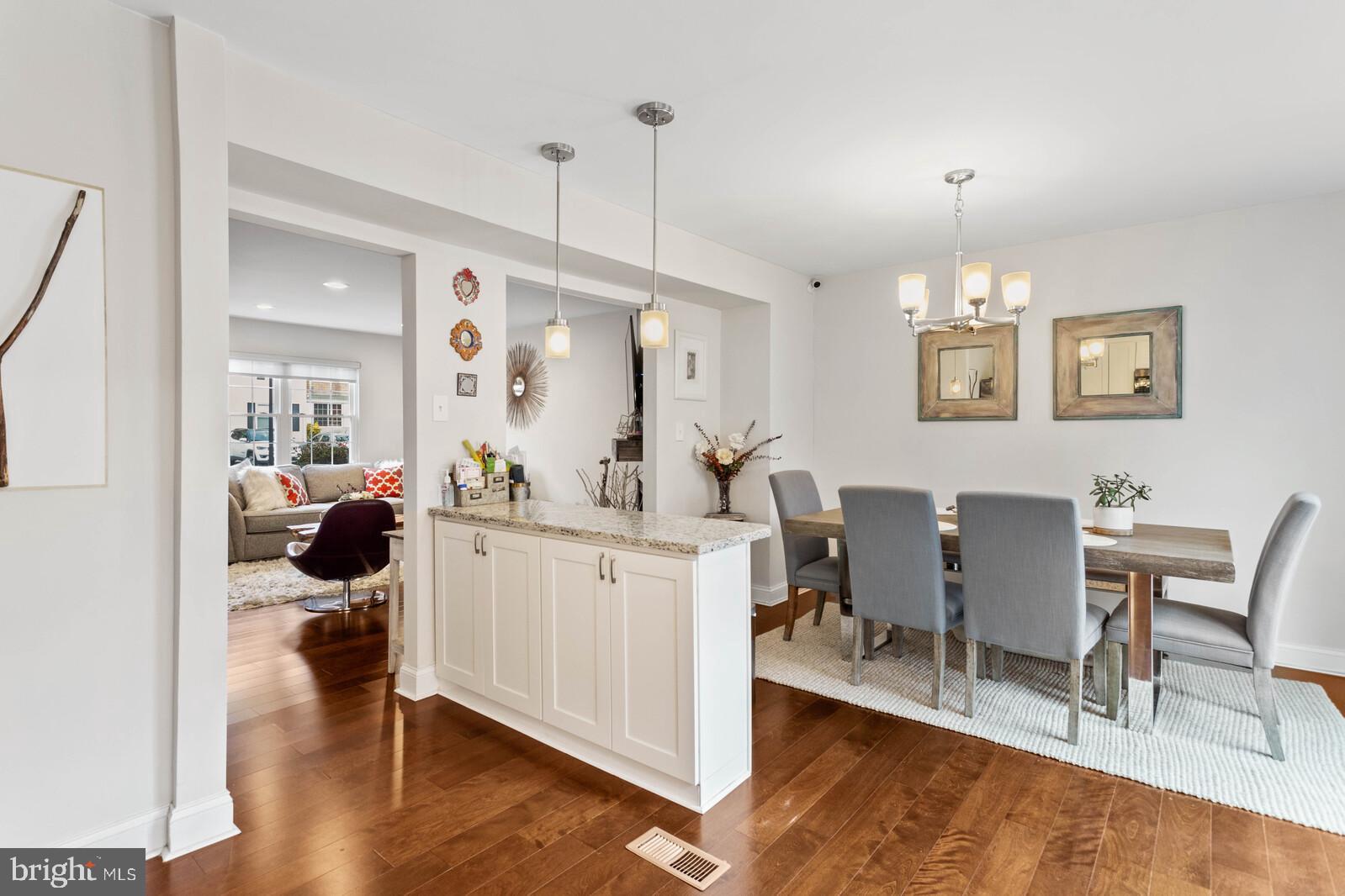 LONDON WOODS - Residential